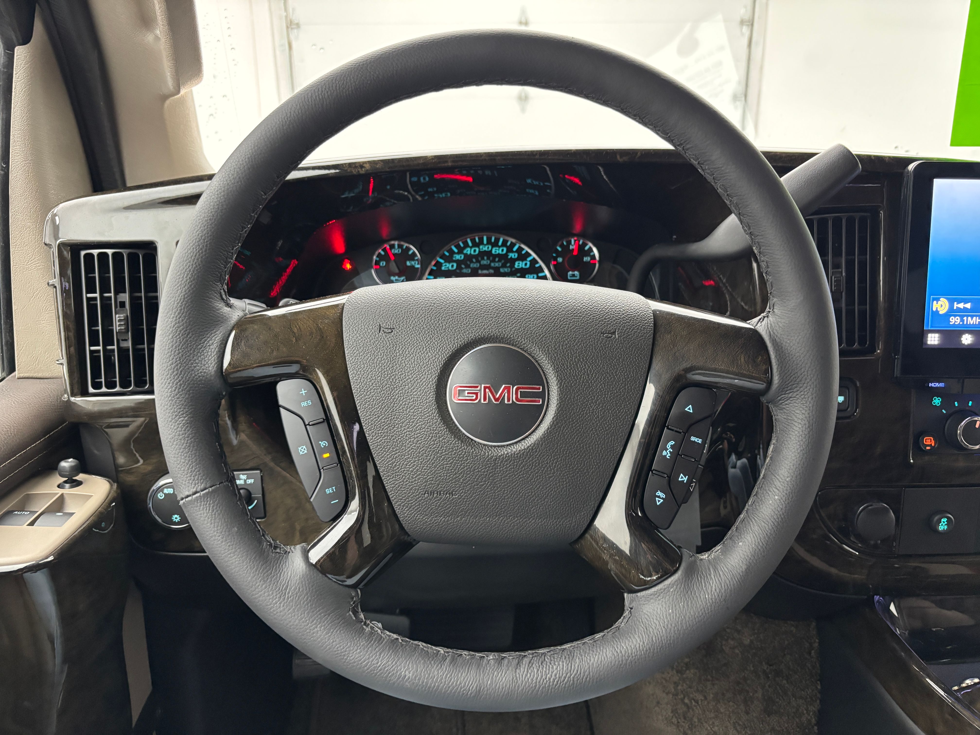 New 2026 Onyx Black GMC Explorer Limited SE image 27