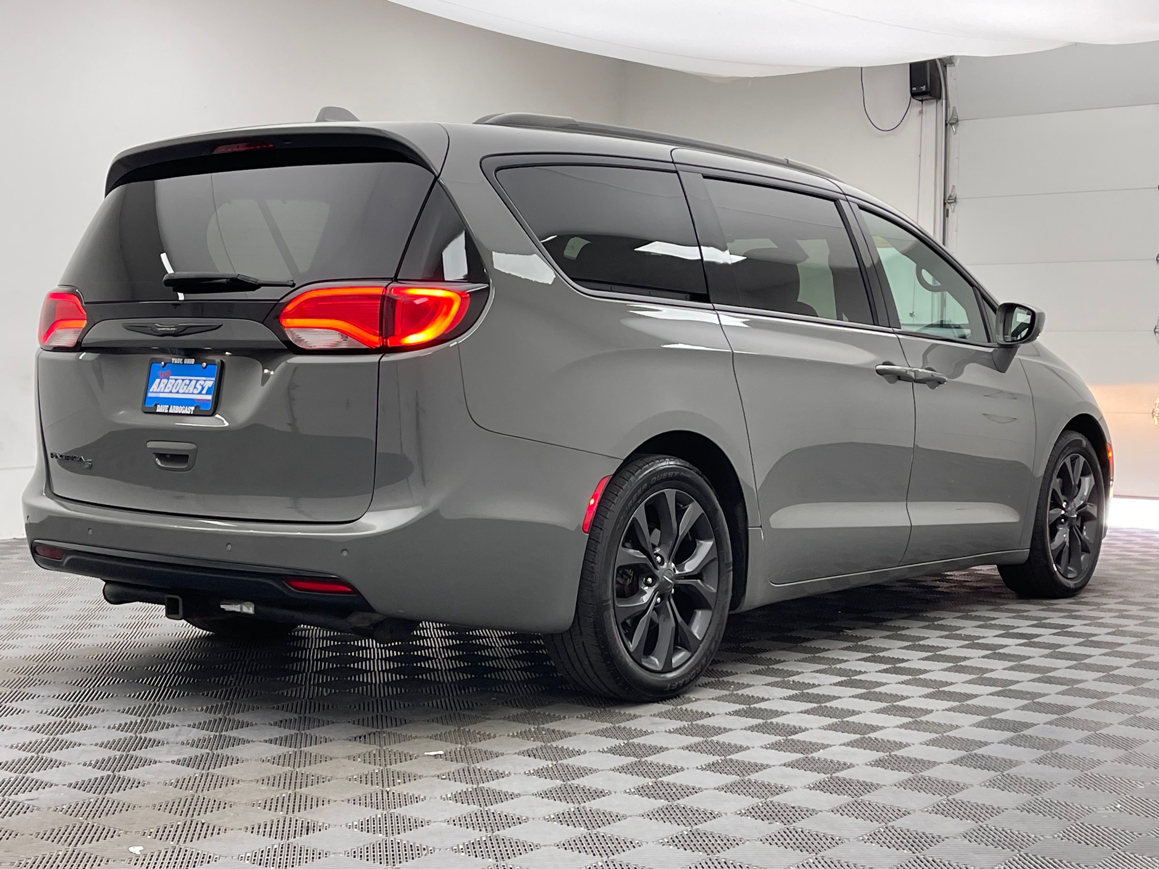 Used 2020 Ceramic Gray Clearcoat Chrysler Touring L Plus image 7