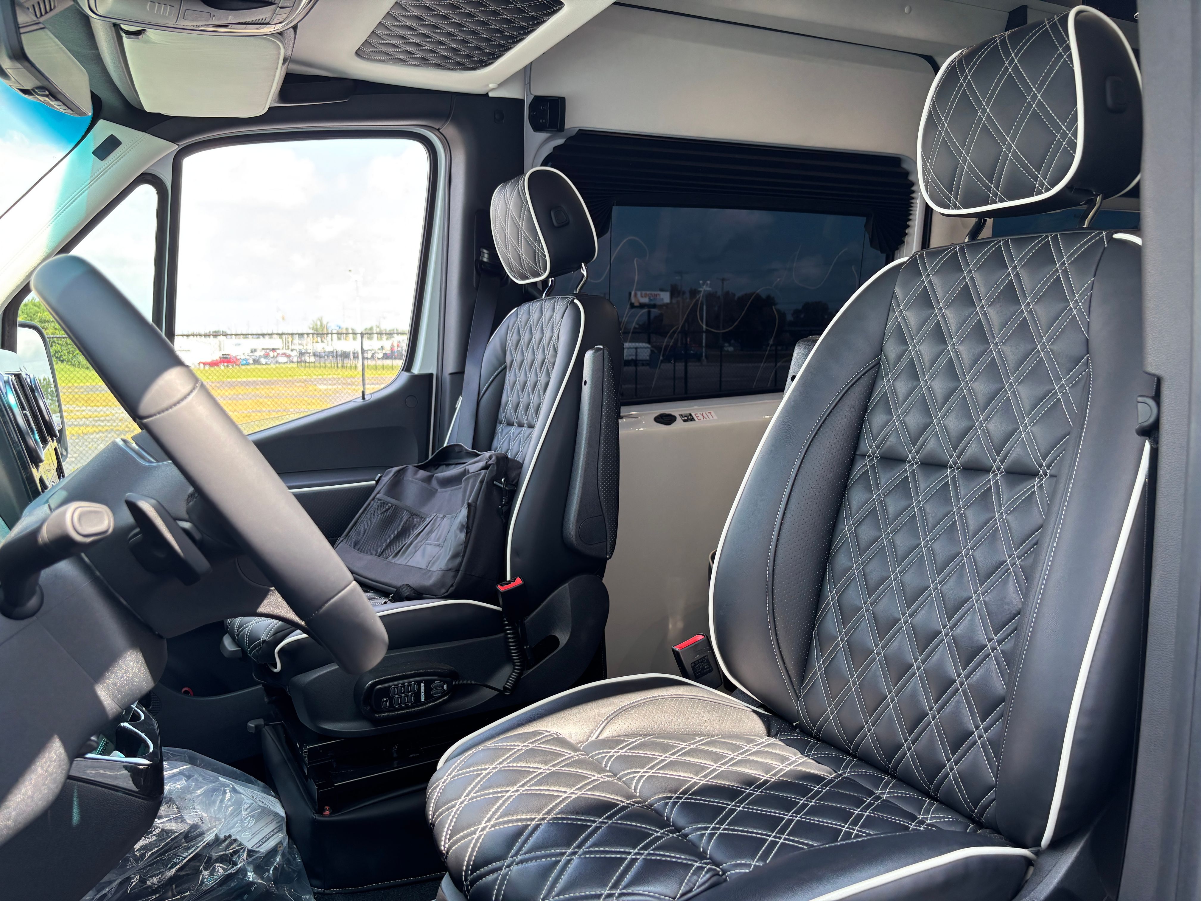 New 2026 Arctic White Mercedes-Benz Discovery Cross Country image 22