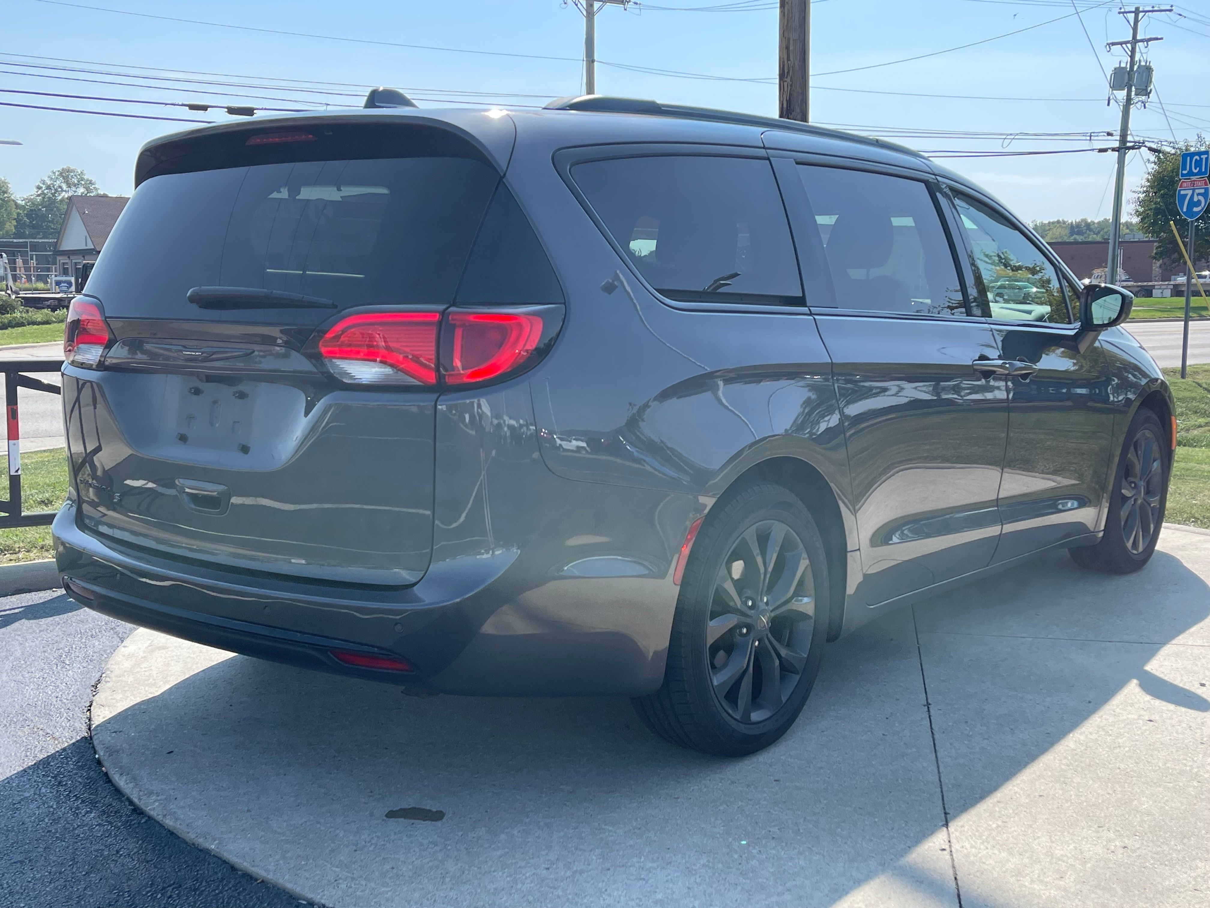 Used 2020 Granite Crystal Metallic Clearcoat Chrysler Touring L Plus image 7