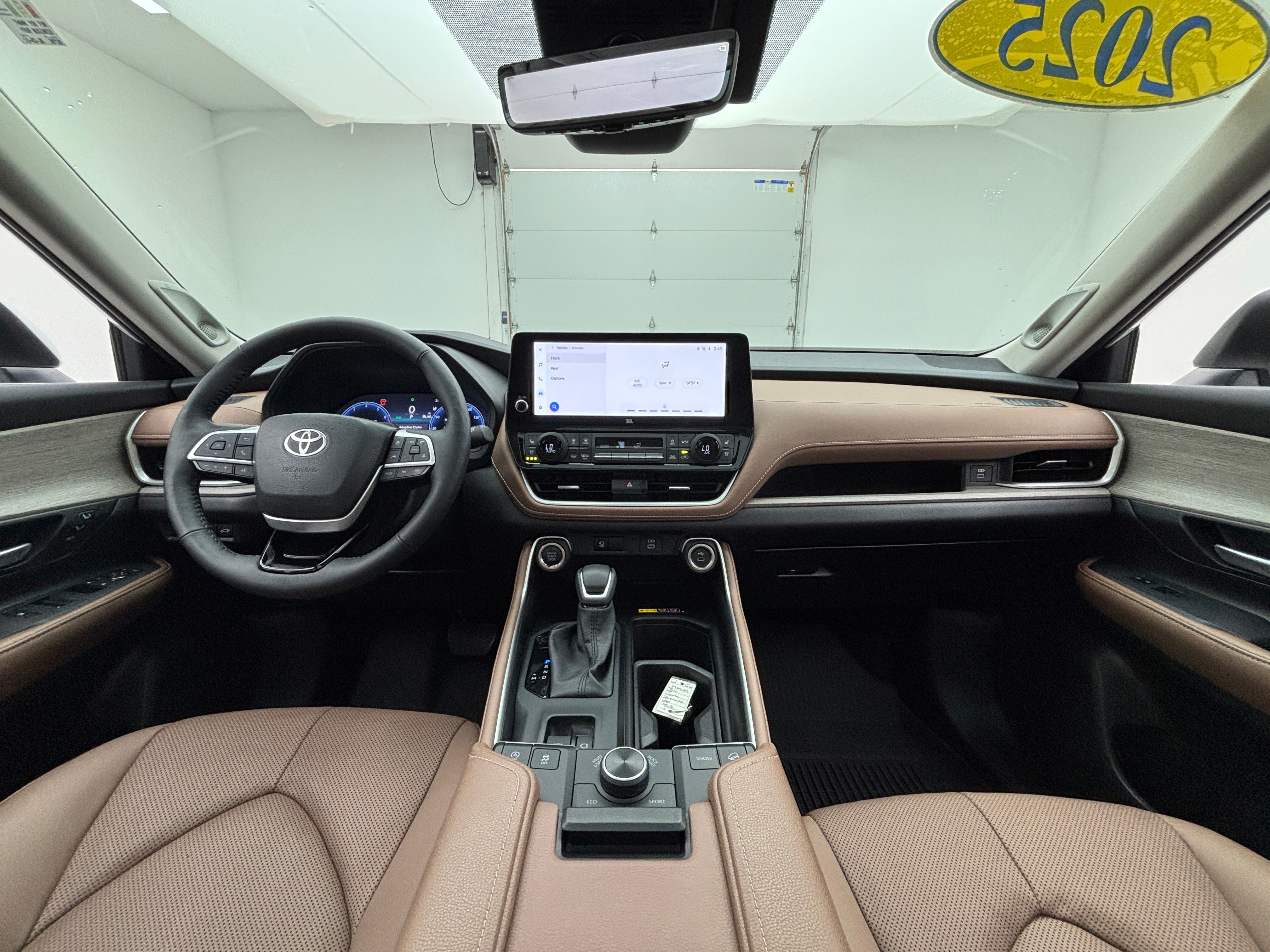 Used 2025 Pearl Toyota Platinum image 3