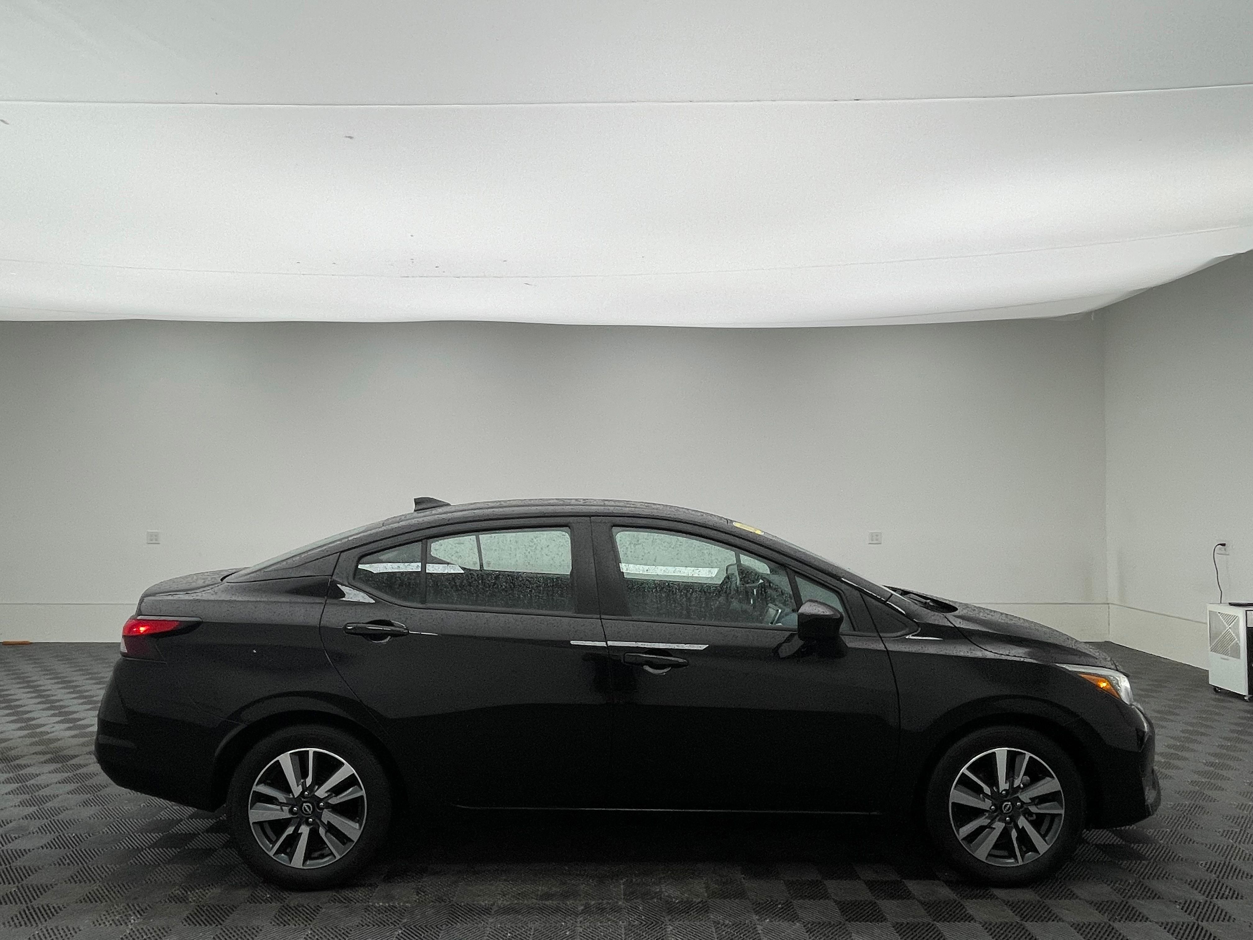 Used 2025 Super Black Metallic Nissan 1.6 SV image 5