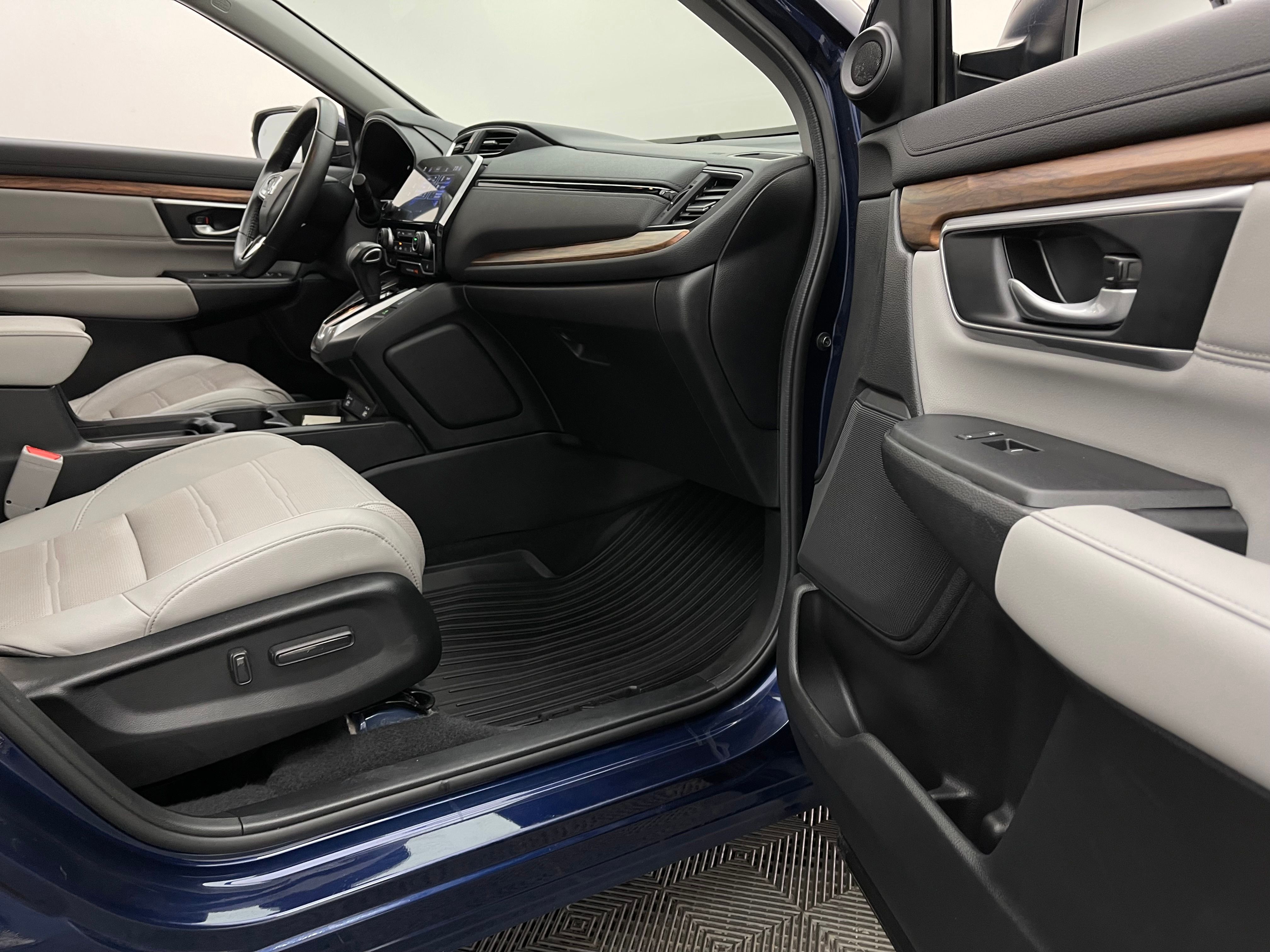 Used 2022 Obsidian Blue Pearl Honda EX-L image 33