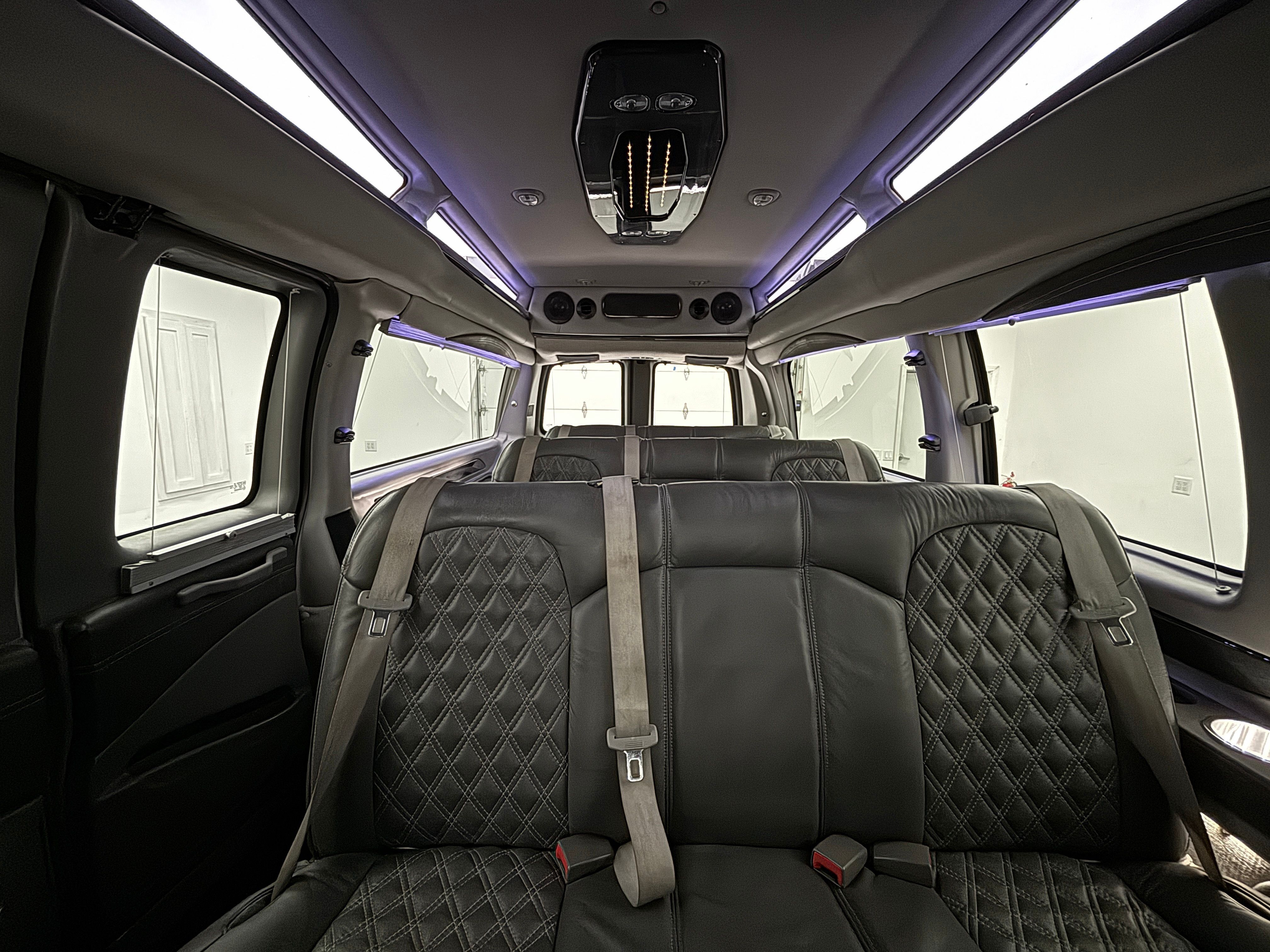 Used 2023 Silver Chevrolet Explorer Limited SE image 2