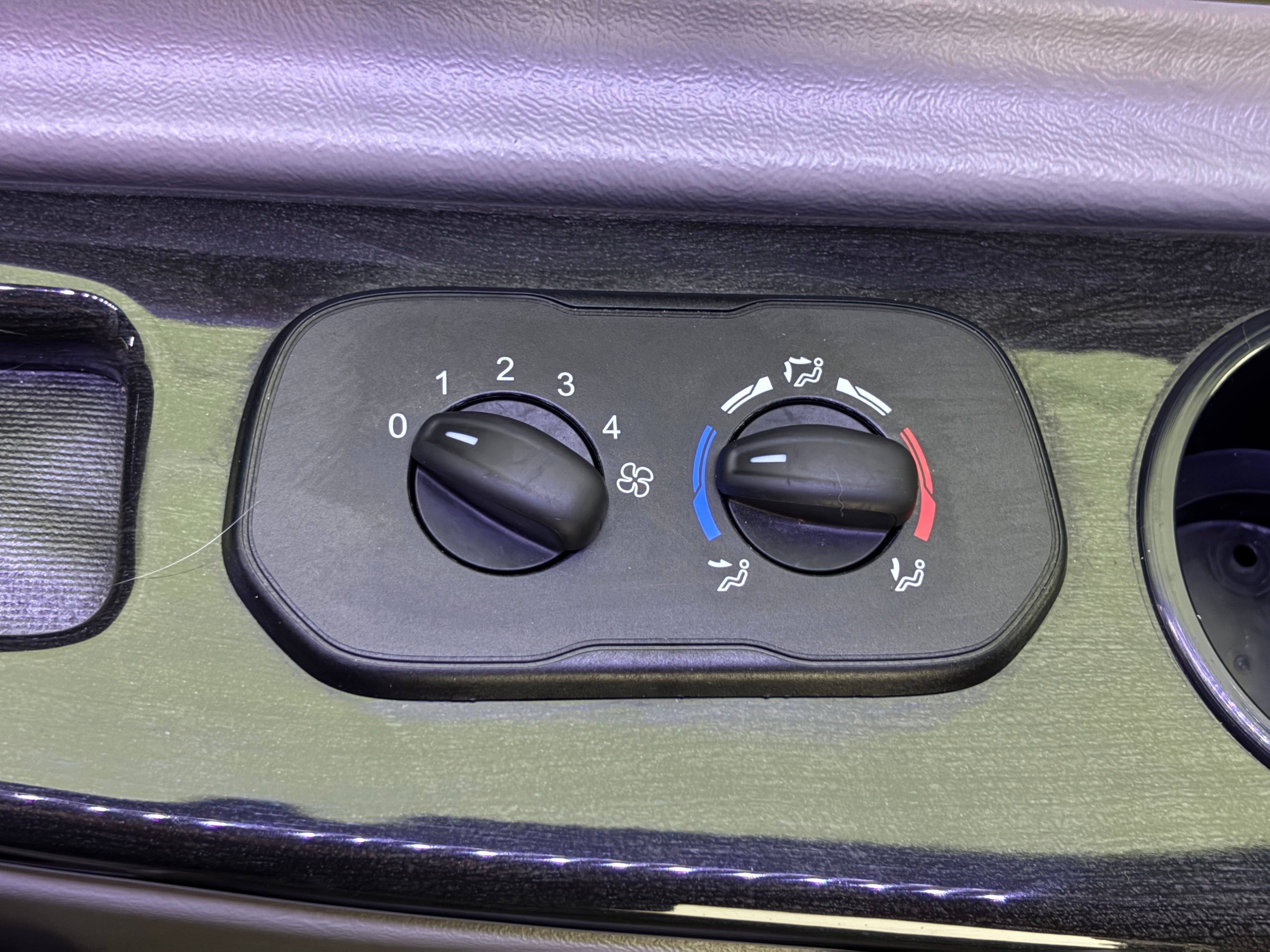 Used 2015 Tuxedo Black Metallic Ford Explorer Limited SE image 43