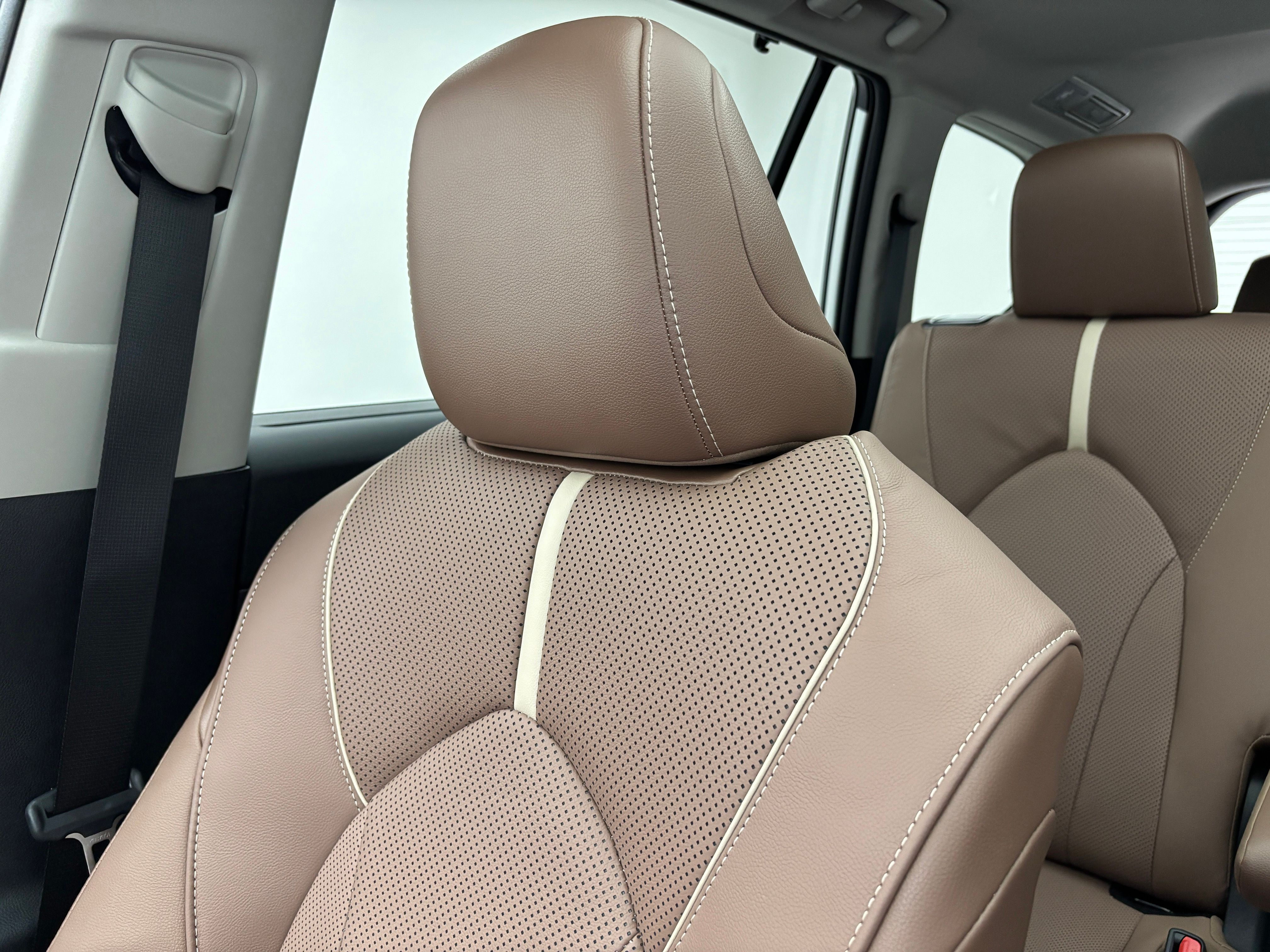 Used 2025 Pearl Toyota Platinum image 47