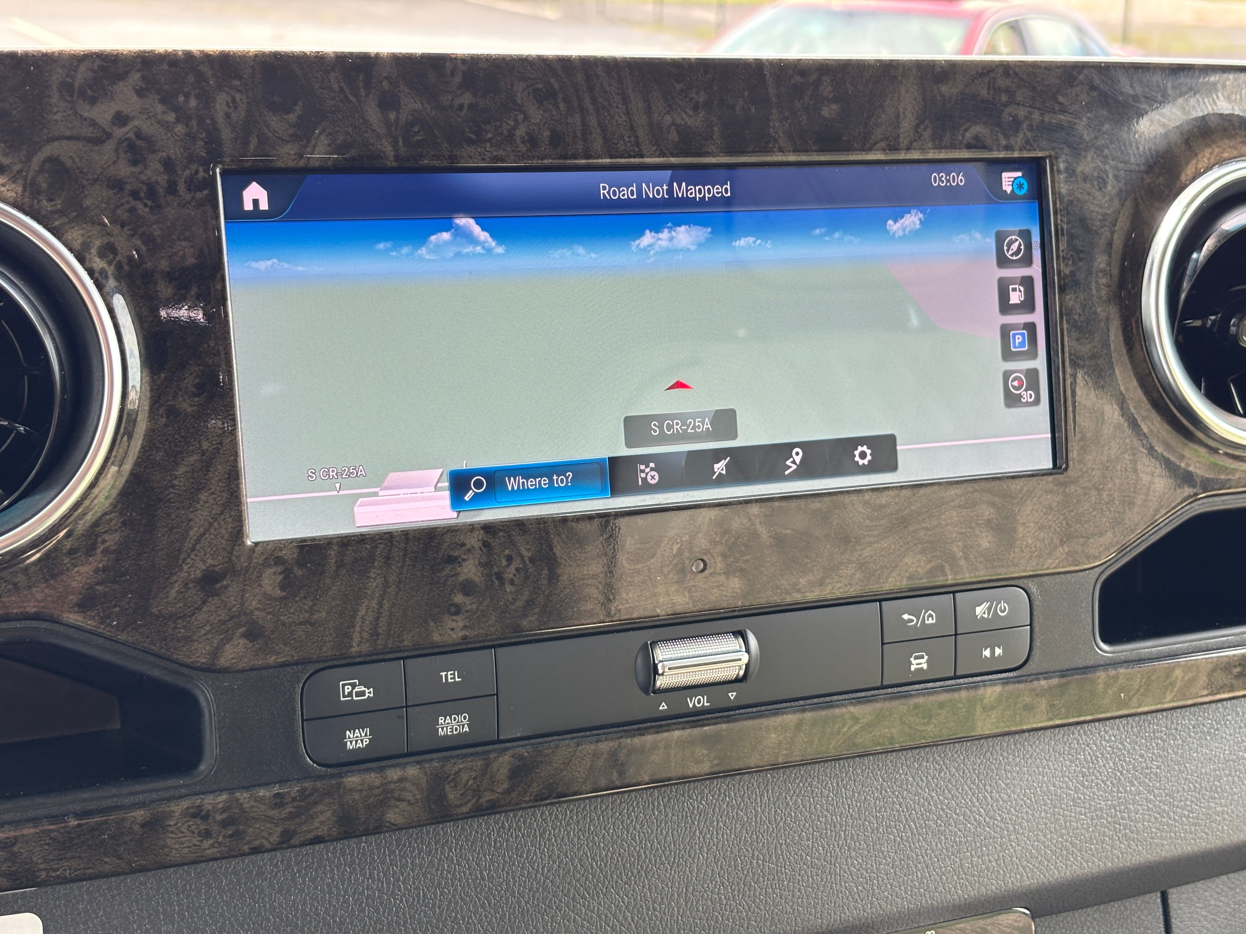 Used 2021 Silver Mercedes-Benz Discovery Cross Country image 35