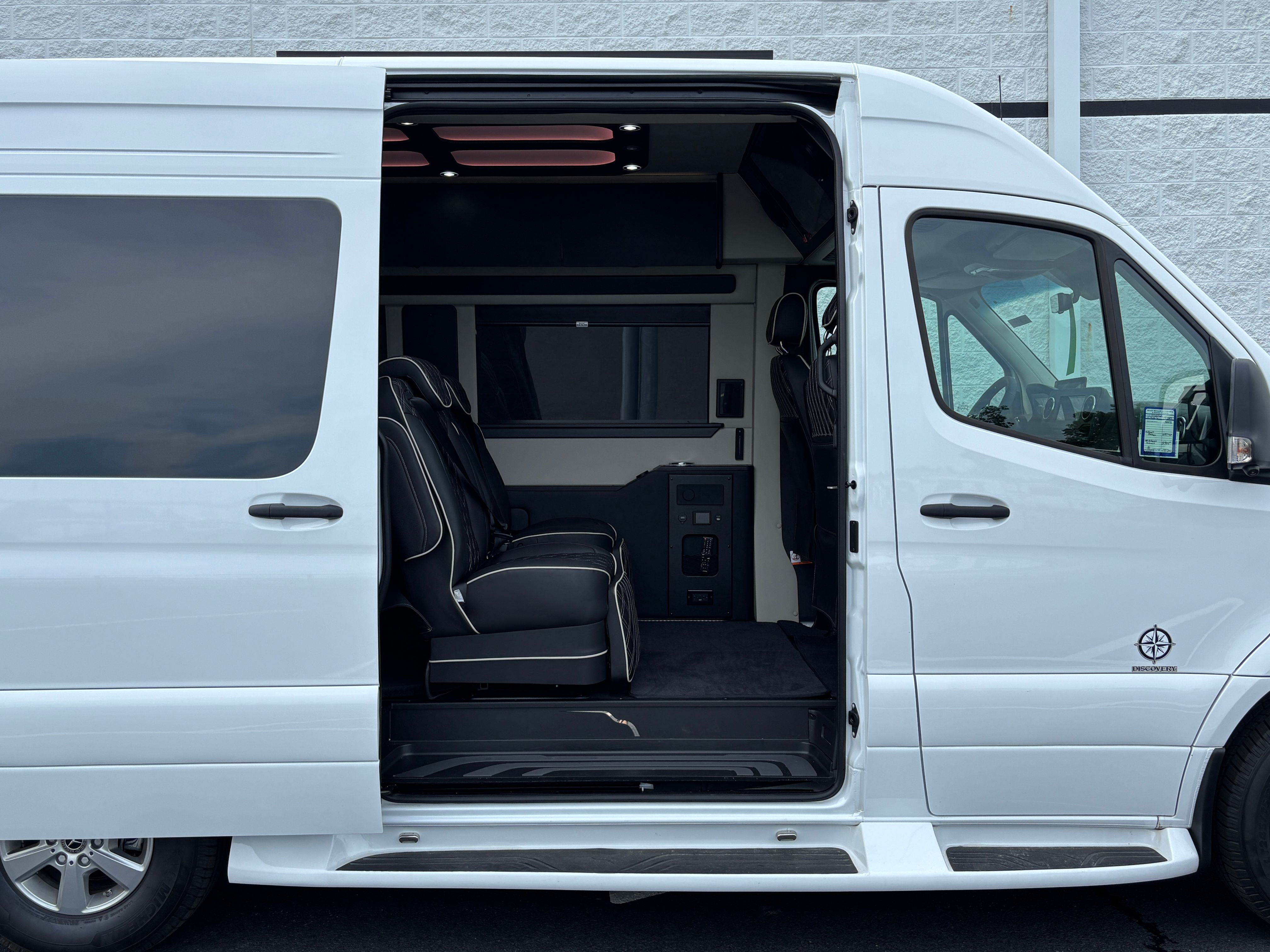 New 2027 White Mercedes-Benz Discovery Touring image 7