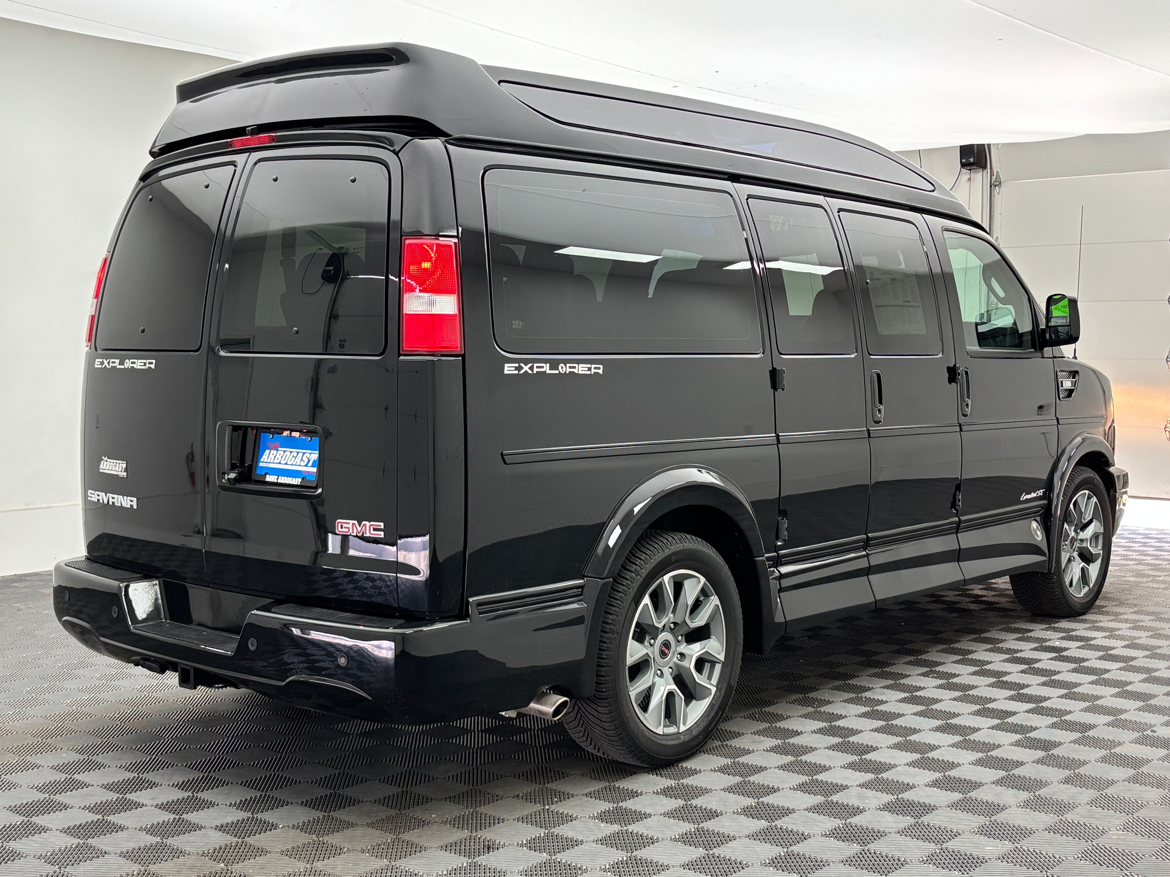 New 2026 Onyx Black GMC Explorer Limited SE image 8
