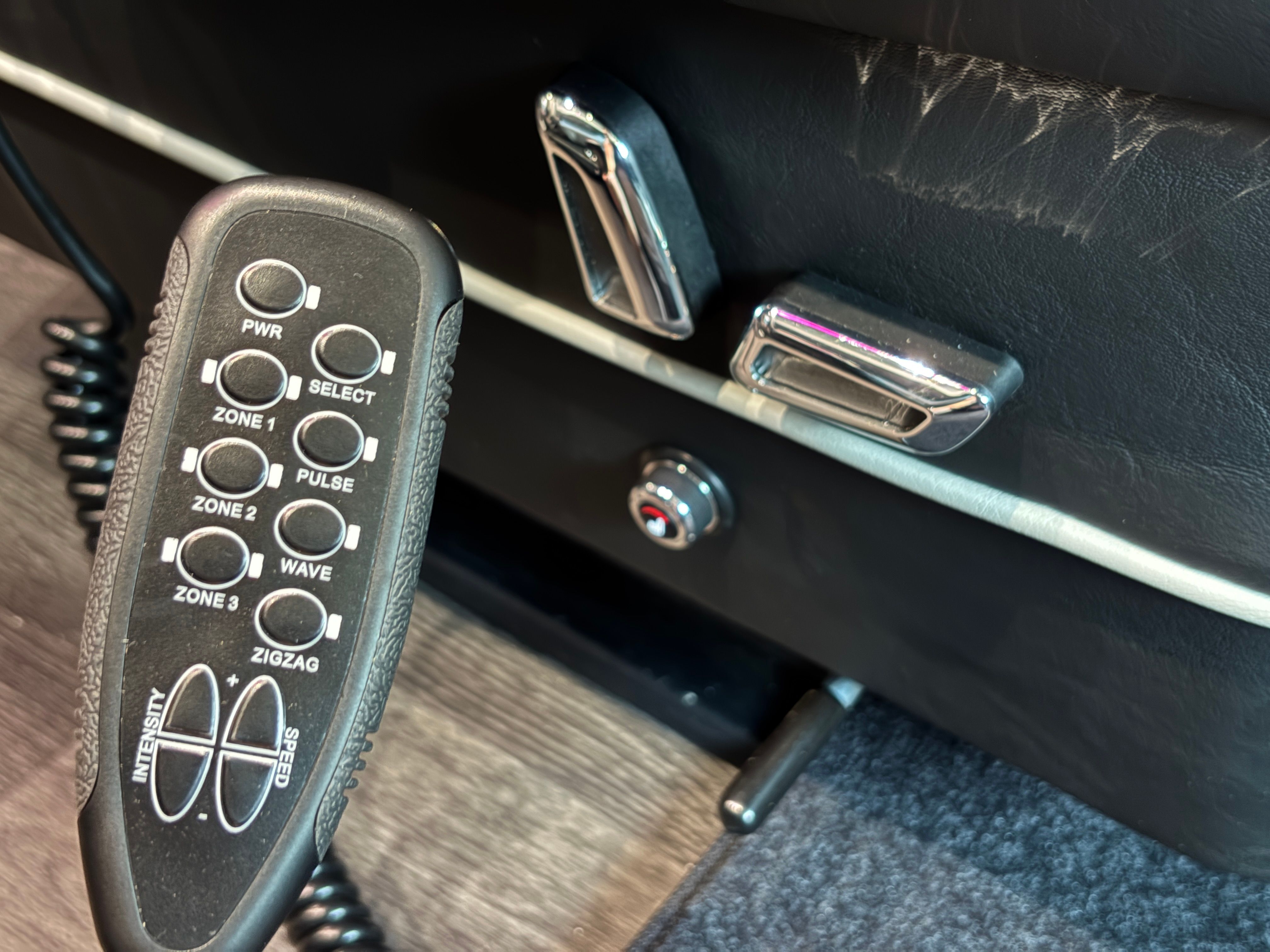 New 2027 Silver Mercedes-Benz Discovery Touring image 62