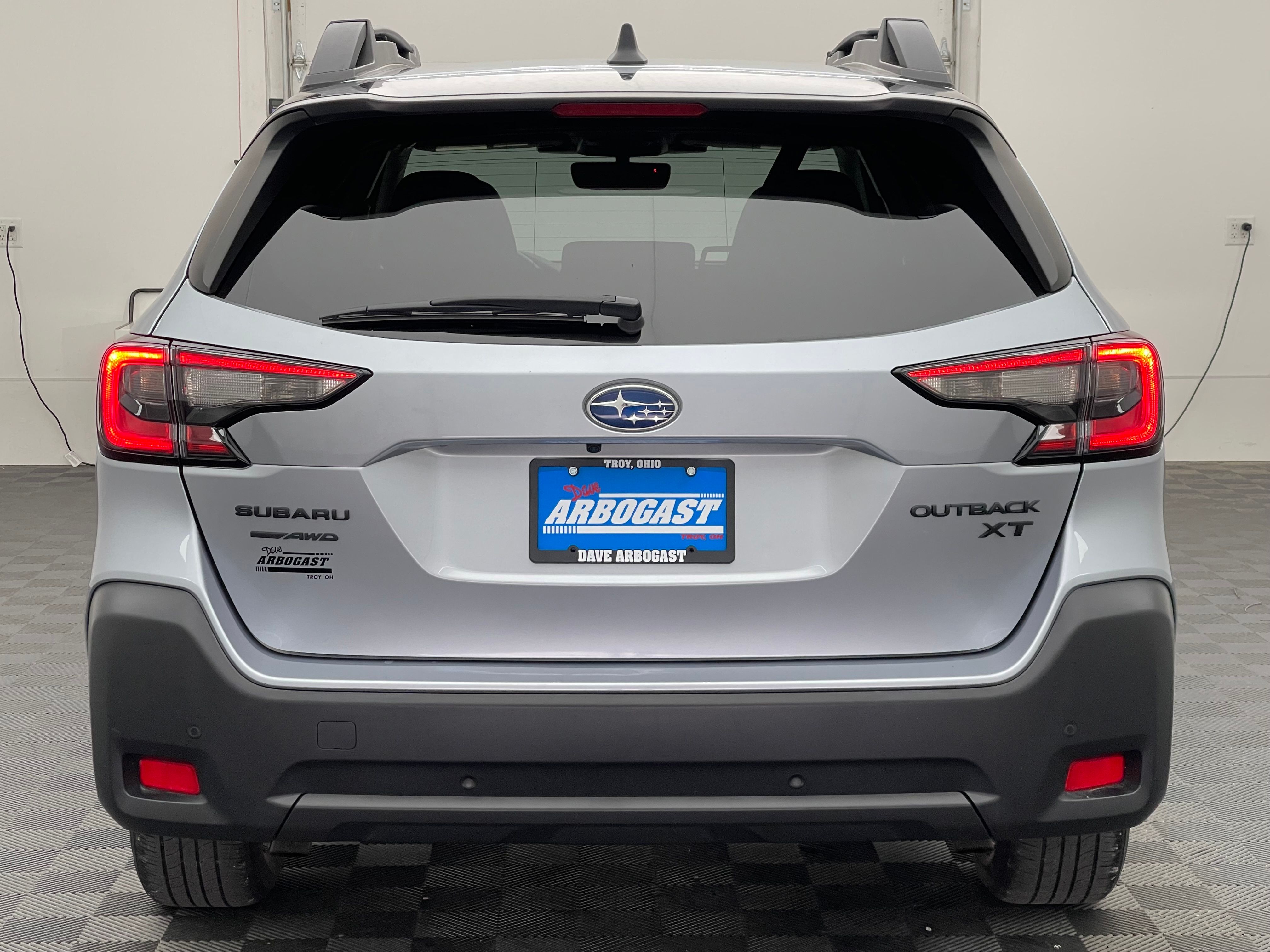 Used 2023 Ice Silver Metallic Subaru Onyx Edition XT image 10