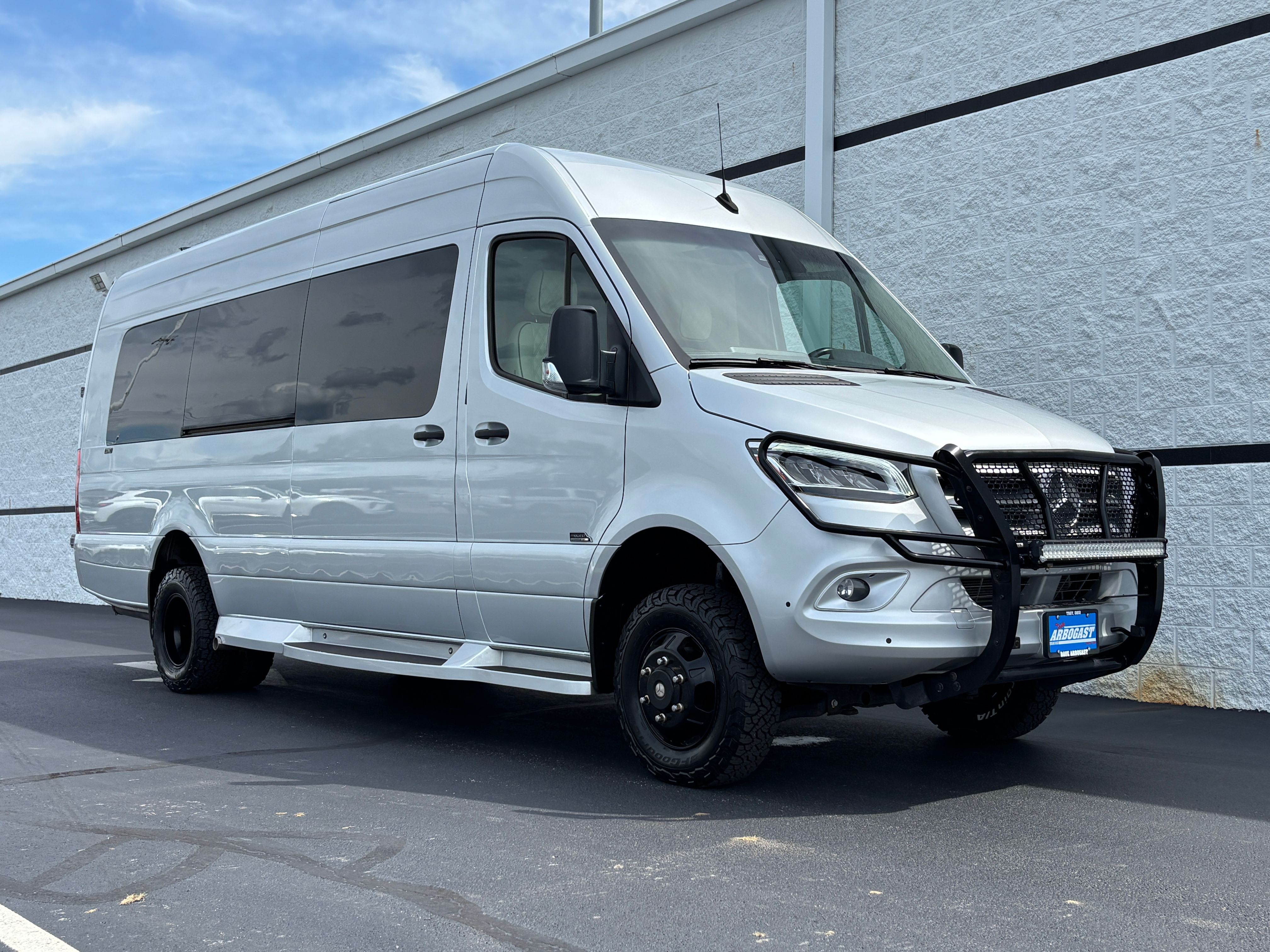 Used 2021 Silver Mercedes-Benz Discovery Cross Country image 3