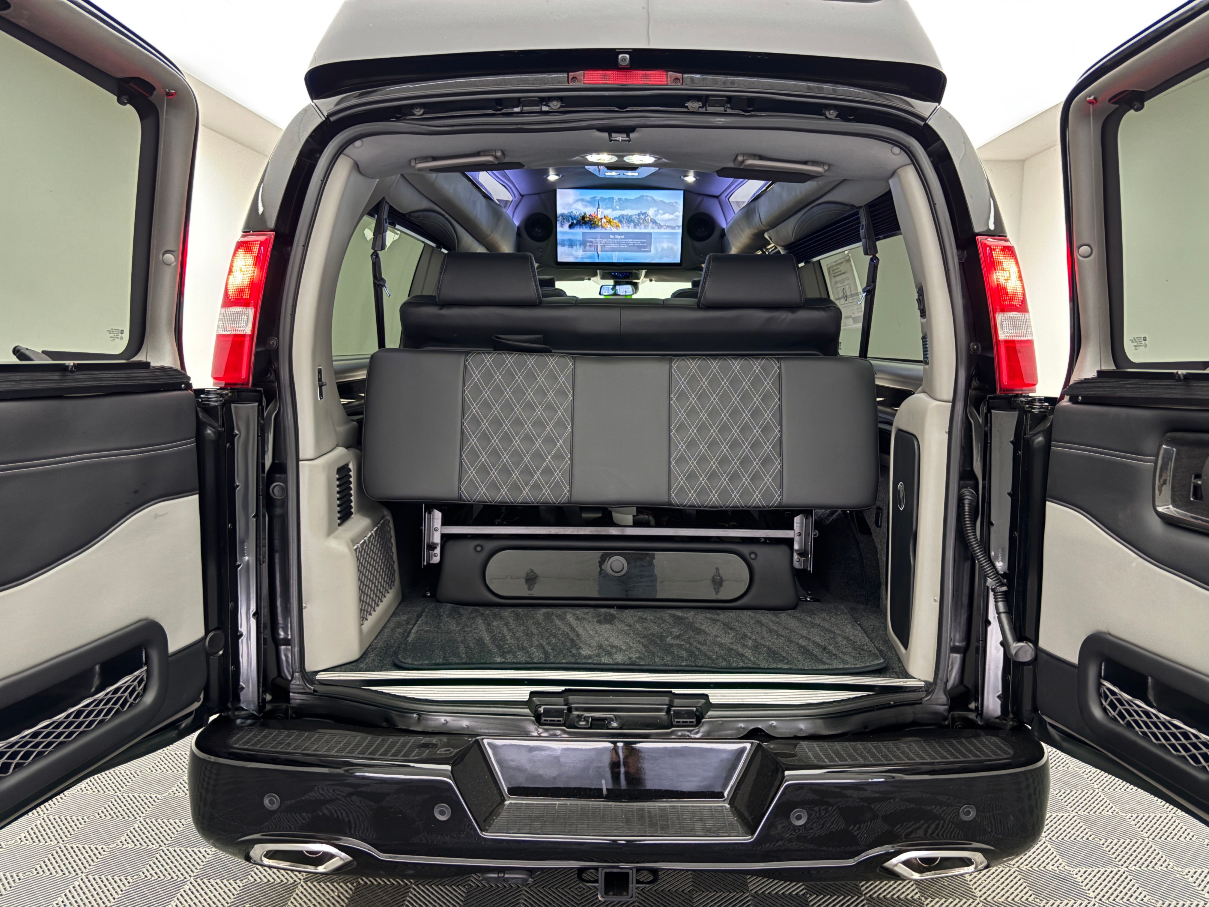 New 2026 Onyx Black GMC Explorer Limited SE image 10