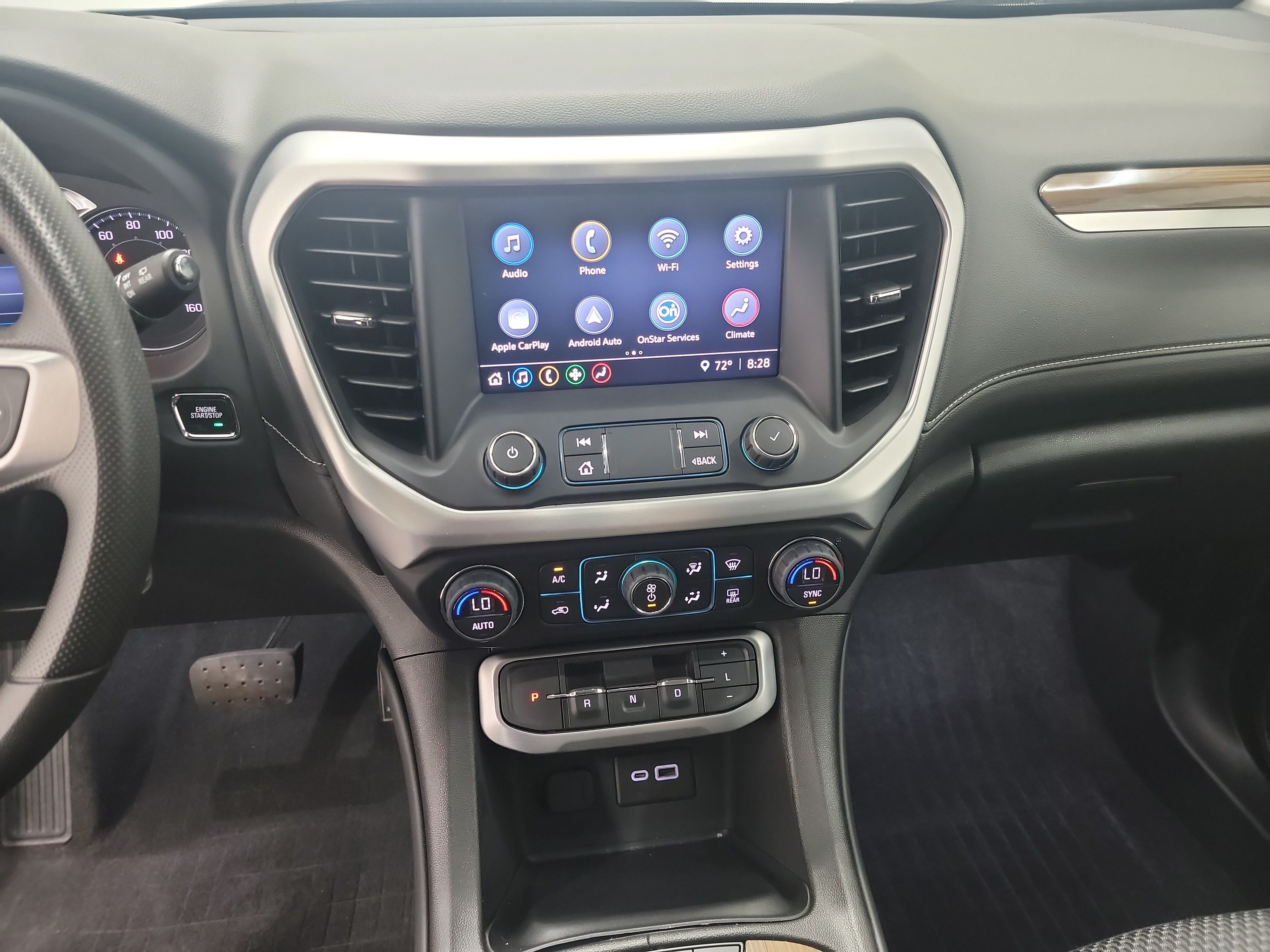 2022 GMC Acadia SLE photo