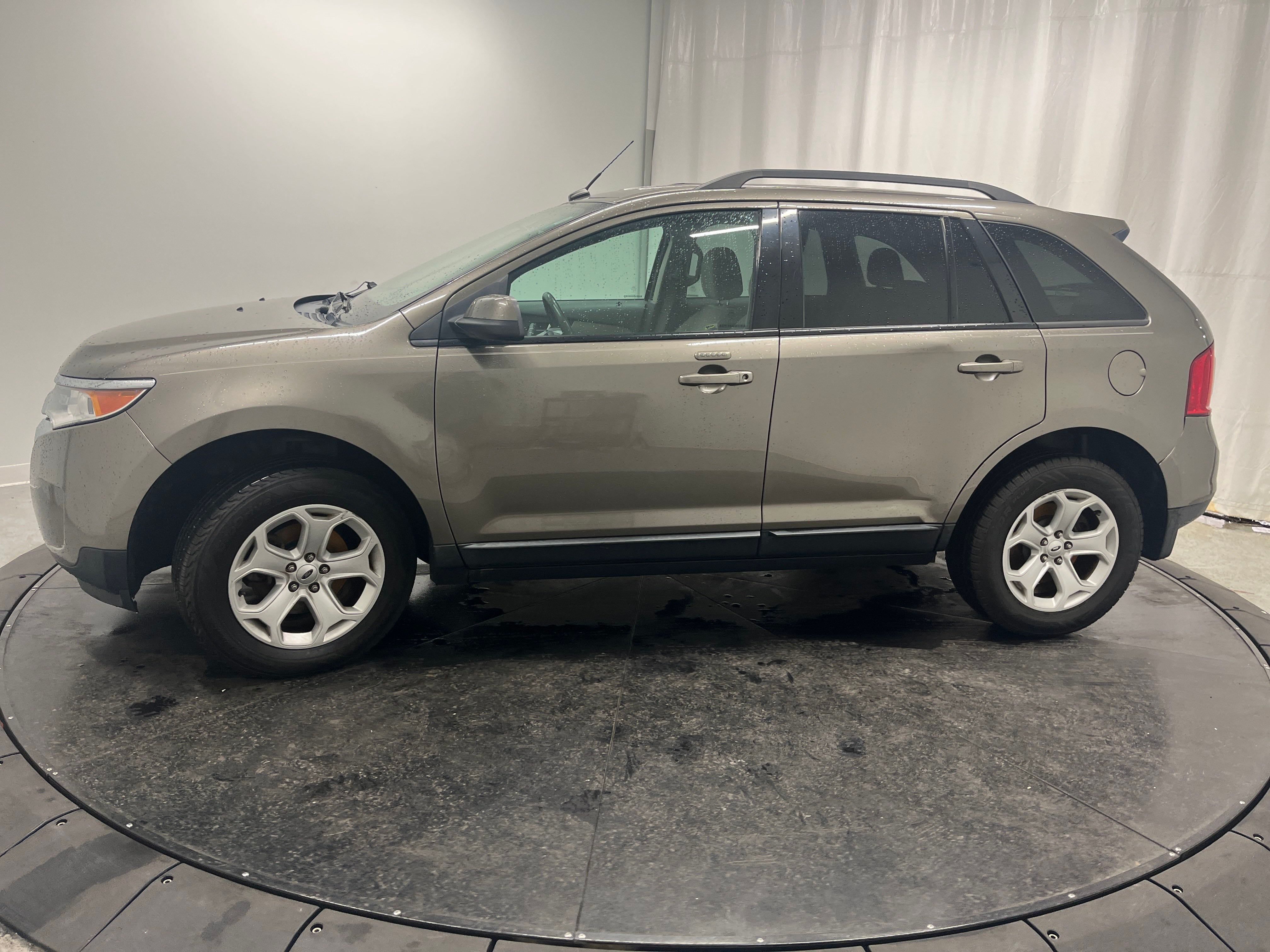 2014 Ford Edge SEL photo