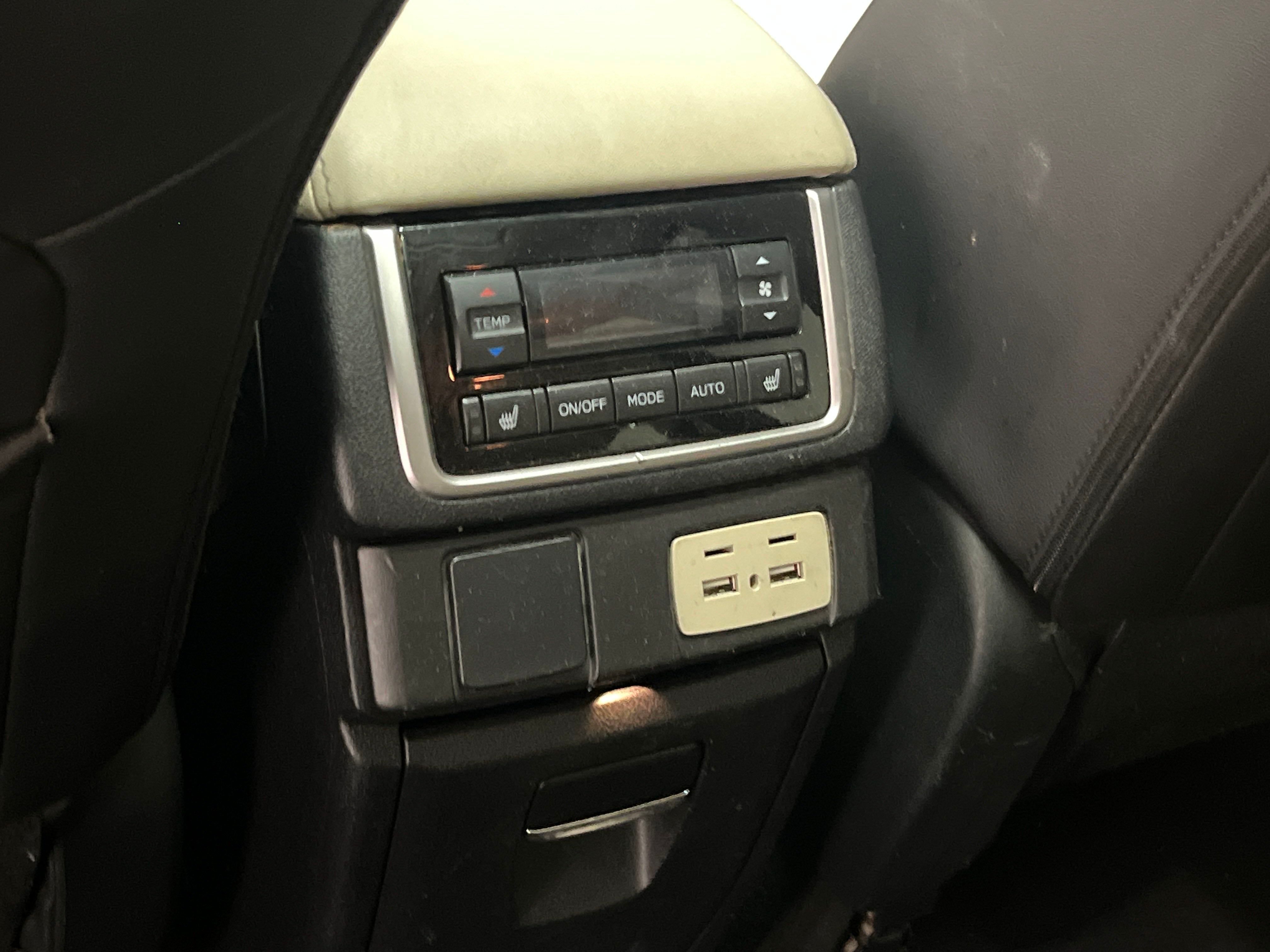 2022 Subaru Ascent Limited photo