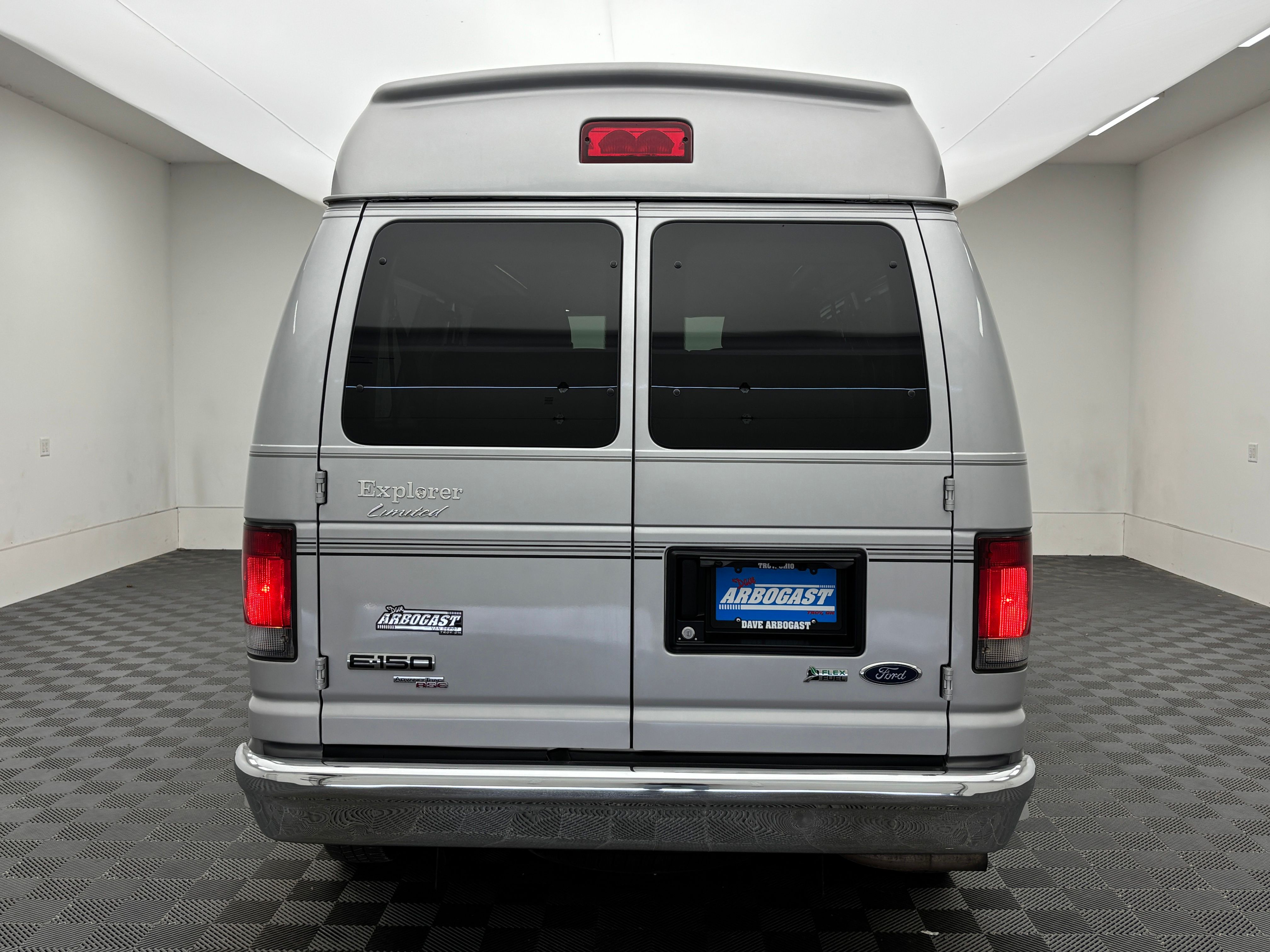 Used 2013 Ingot Silver Ford Explorer Limited SE image 9