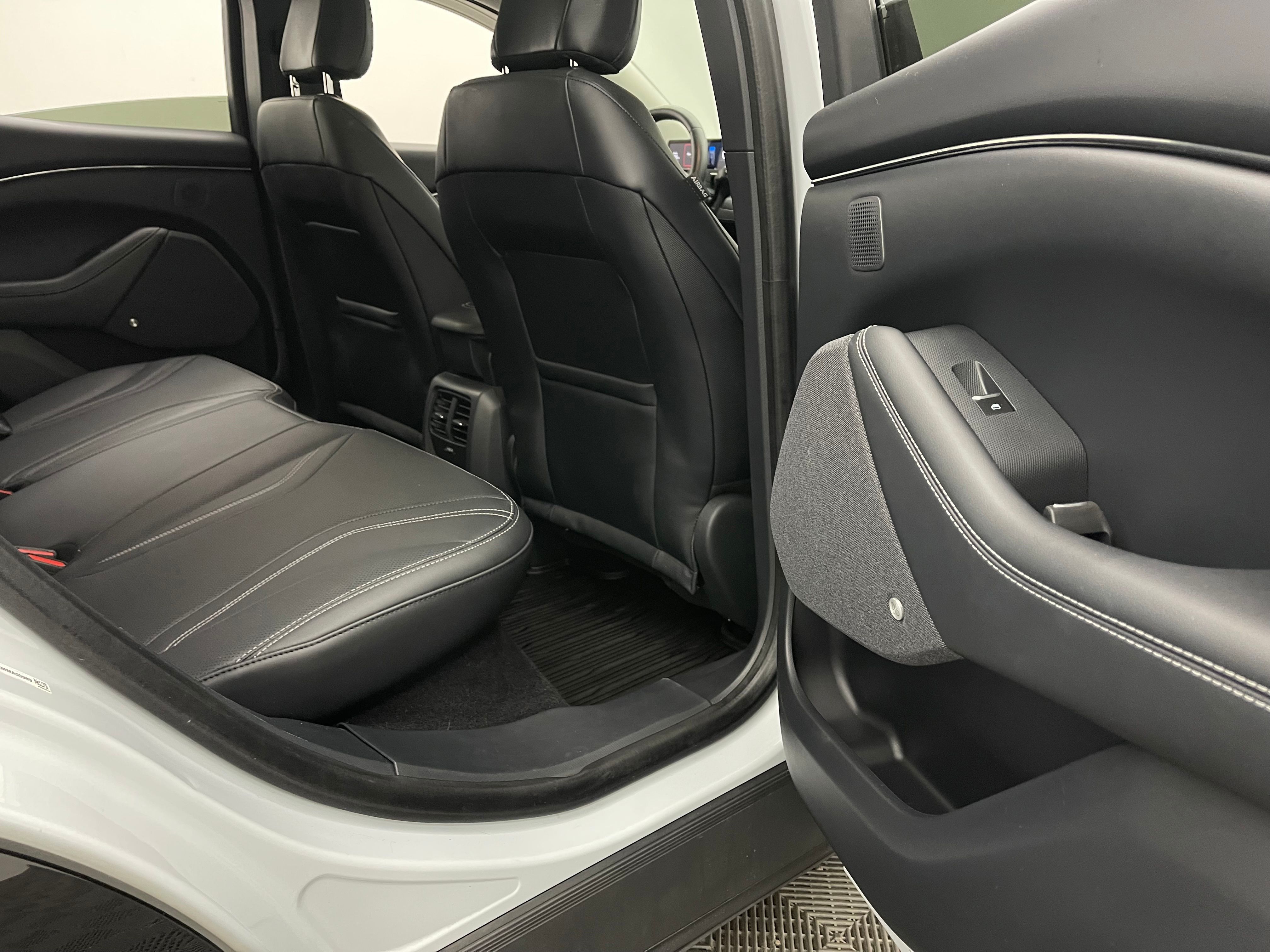 Used 2021 White Metallic Ford Premium image 37