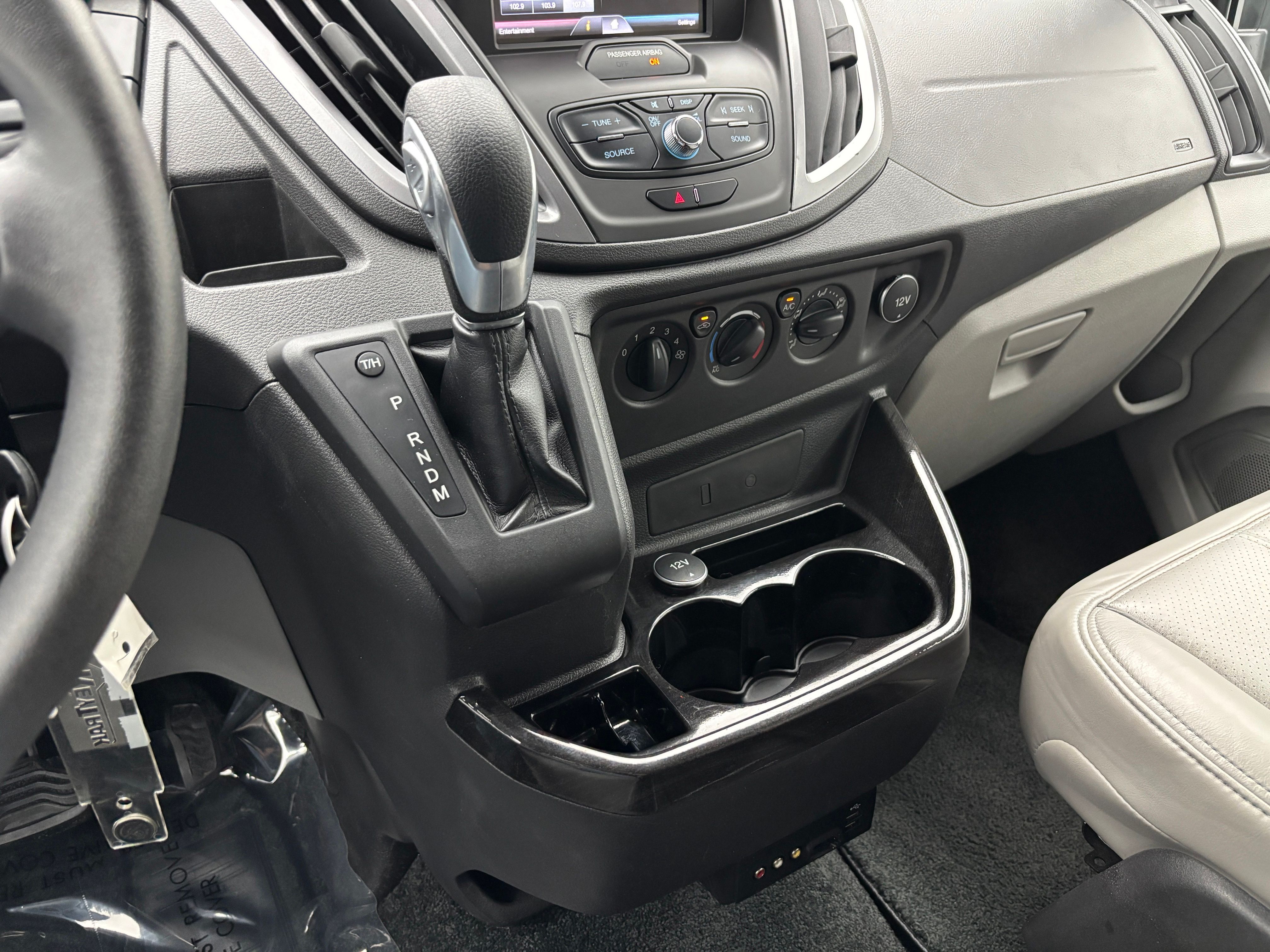 Used 2015 Tuxedo Black Metallic Ford Explorer Limited SE image 34