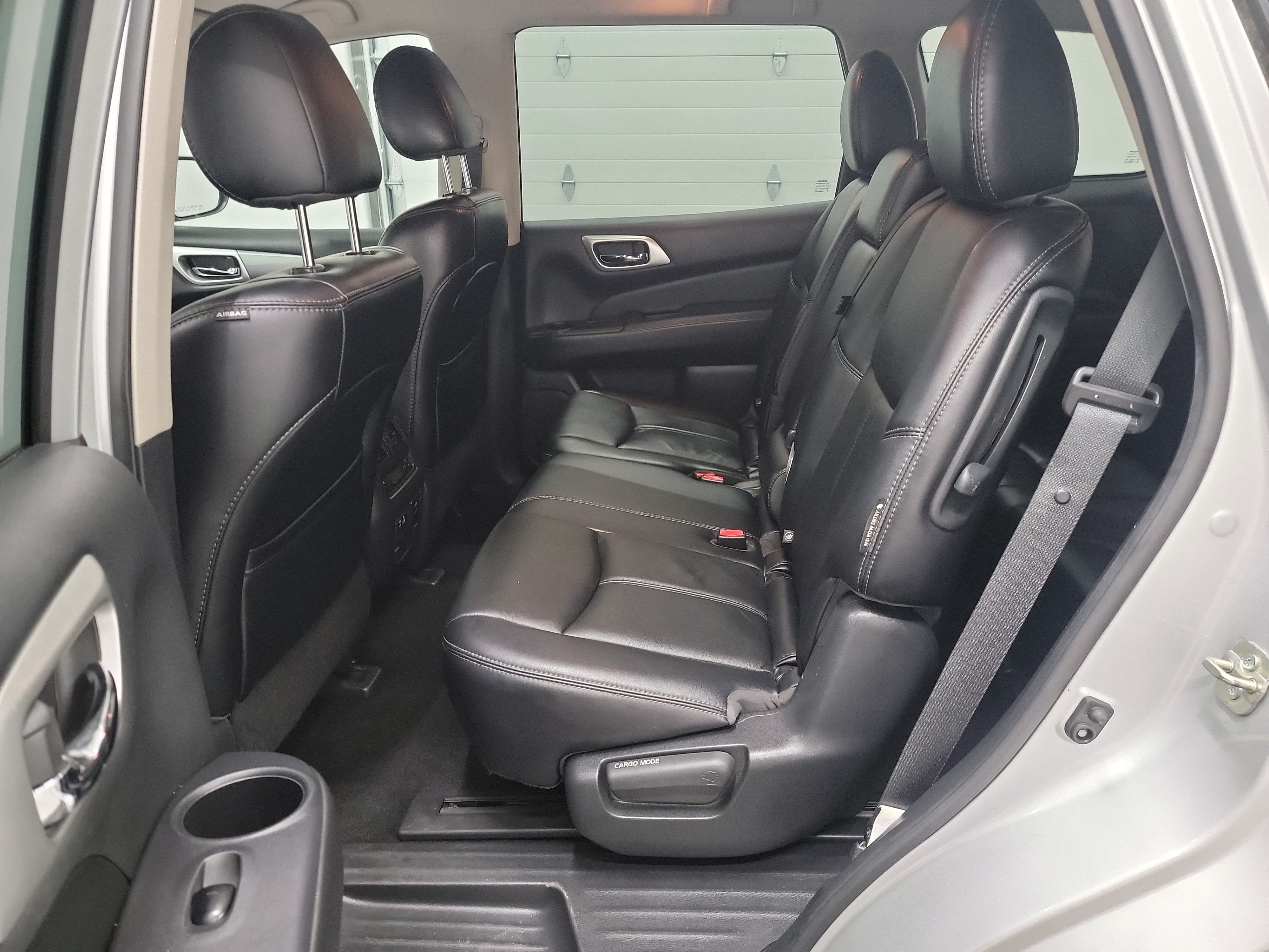 2019 Nissan Pathfinder SL photo