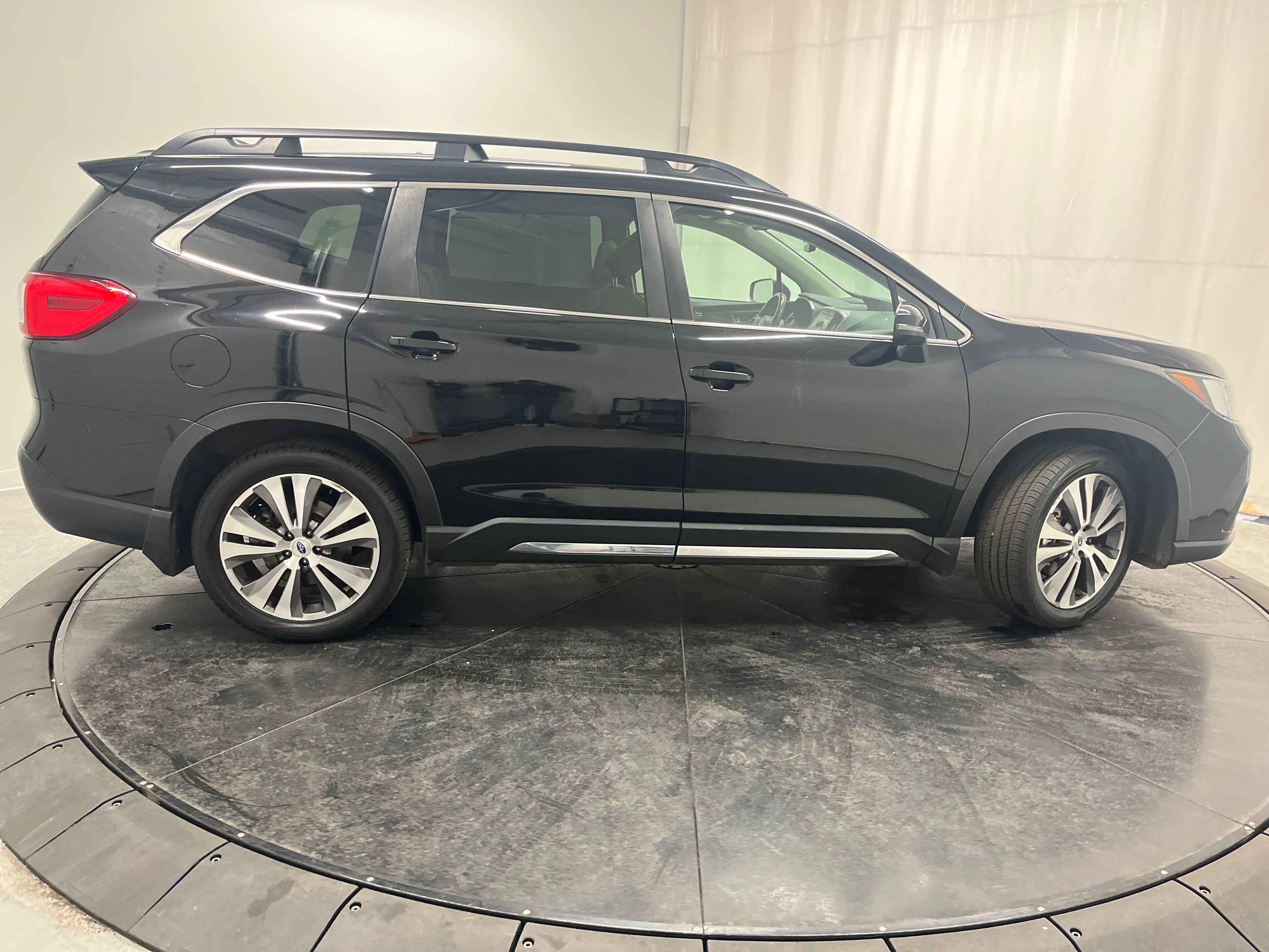 2022 Subaru Ascent Limited photo