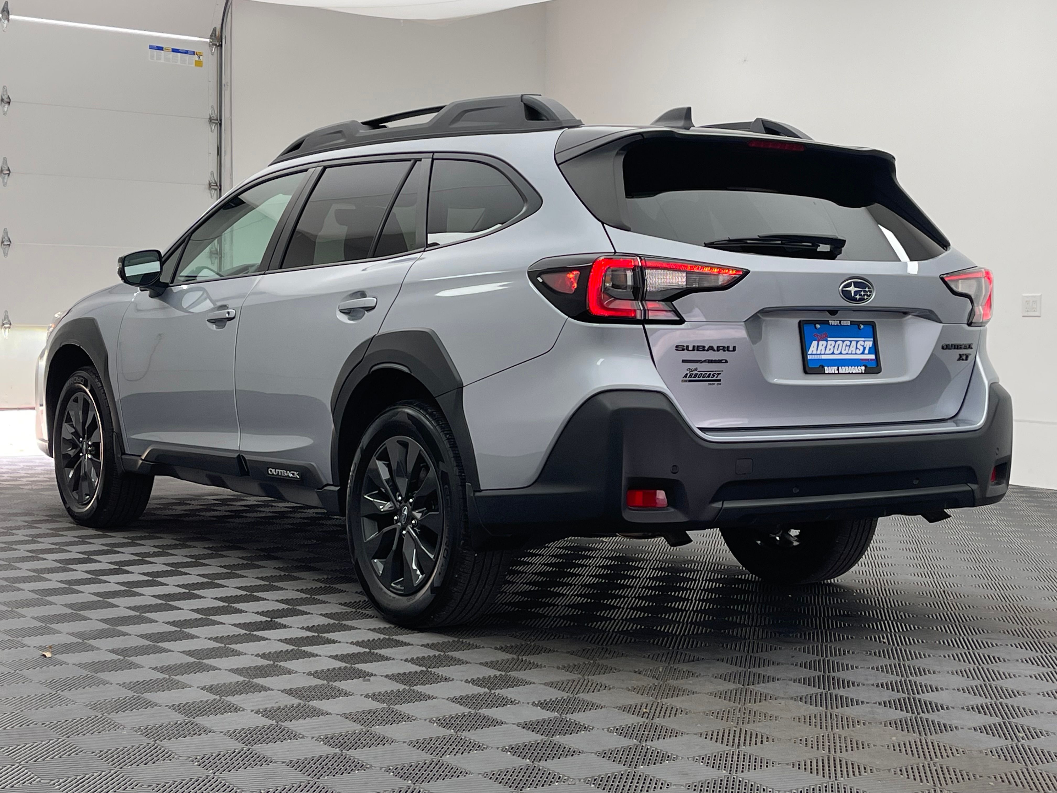 Used 2023 Ice Silver Metallic Subaru Onyx Edition XT image 13