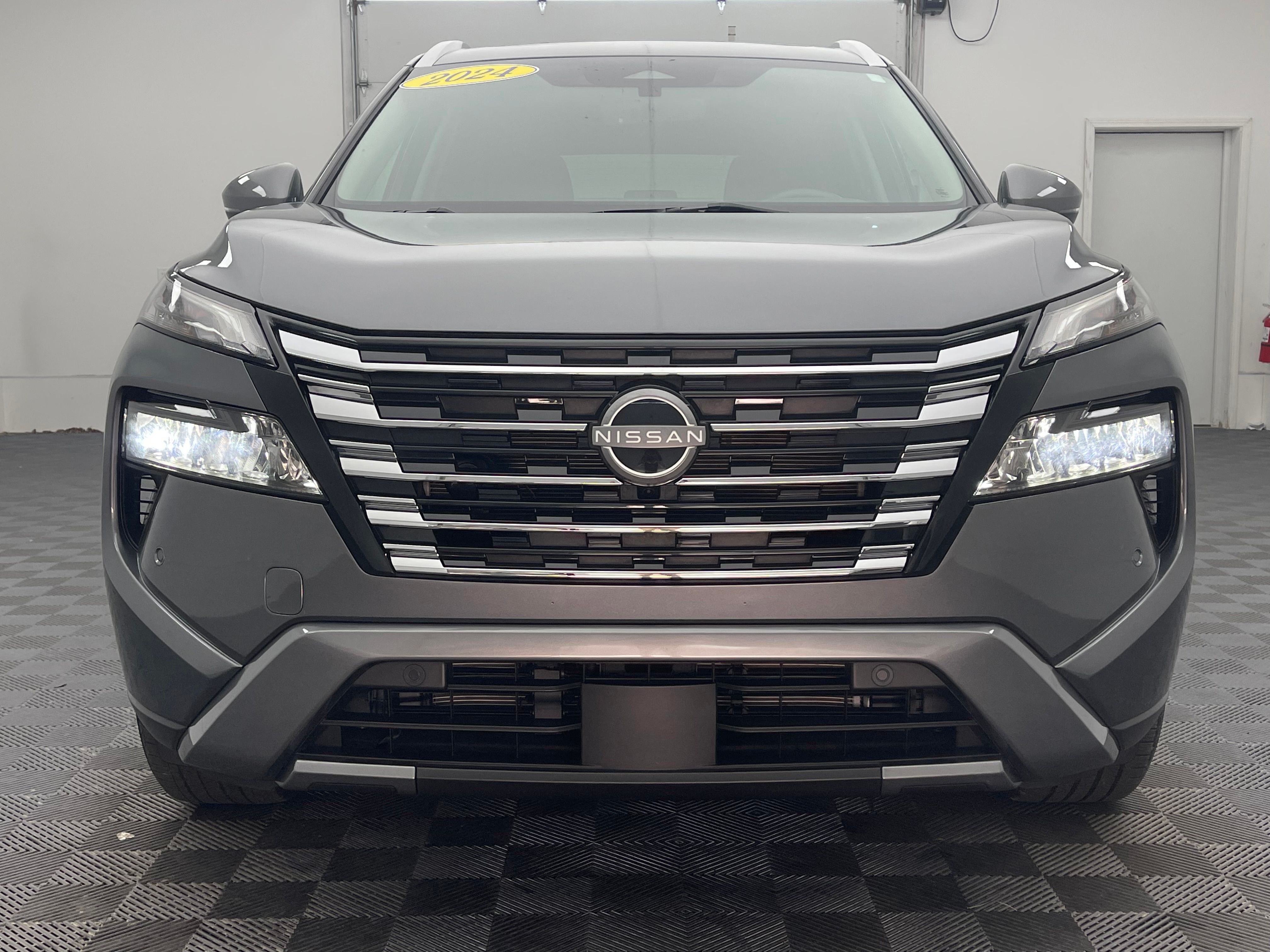 Used 2024 Gun Metallic Nissan SL image 13