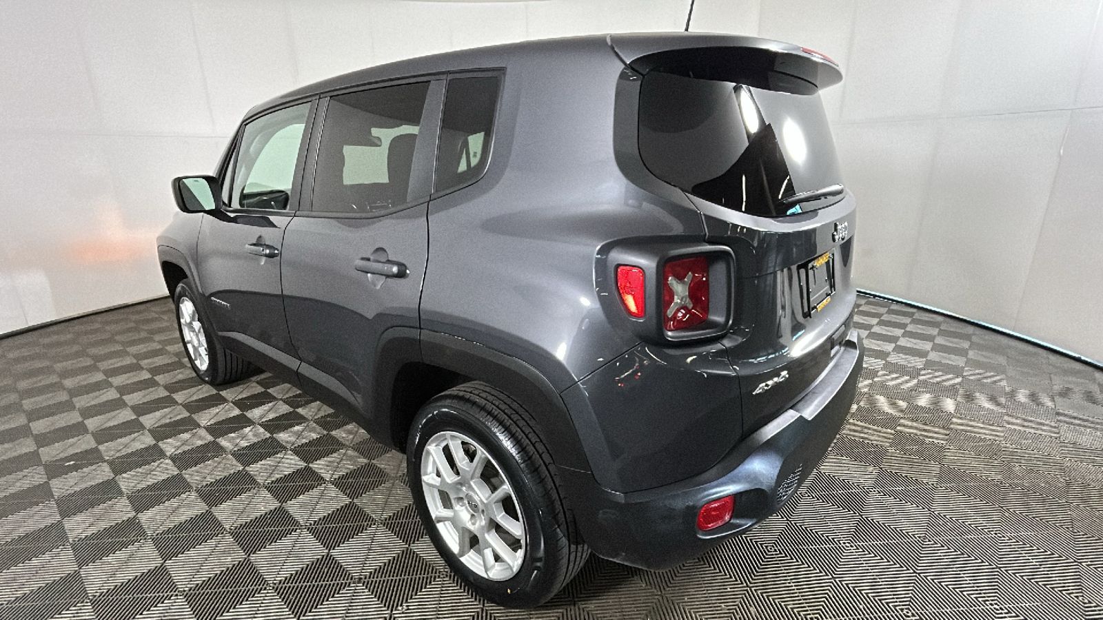 View vehicle photo 5