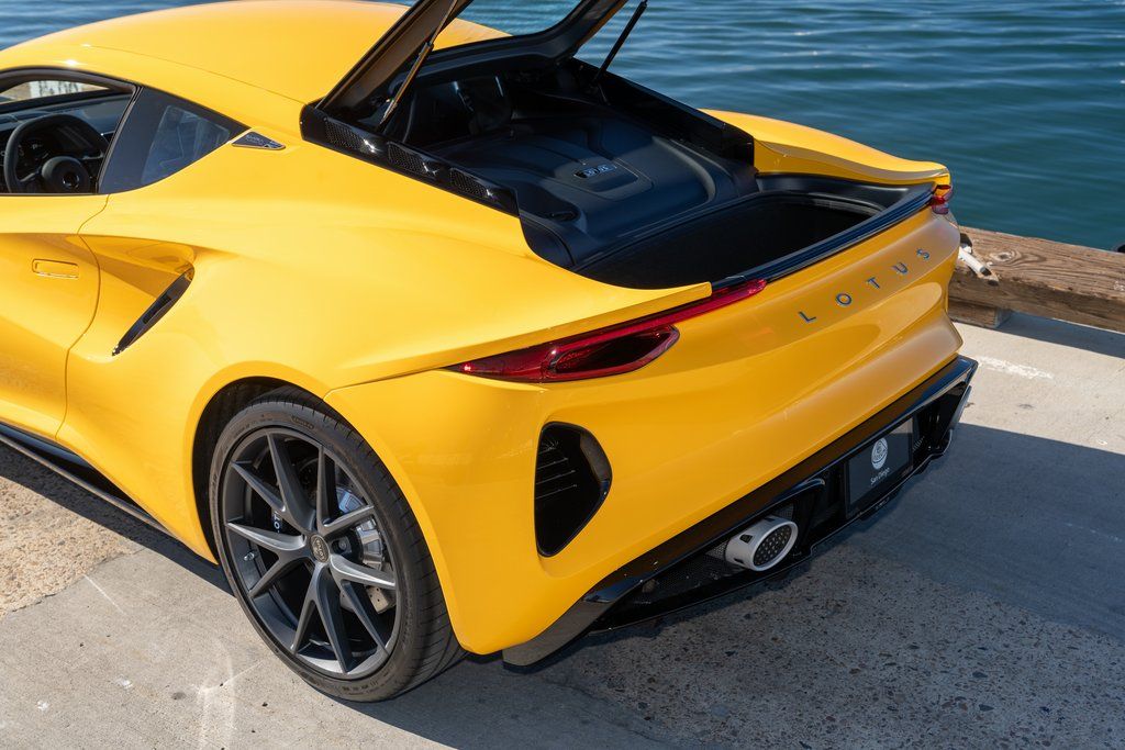 2026 Lotus Emira Turbo SE - Photo 12