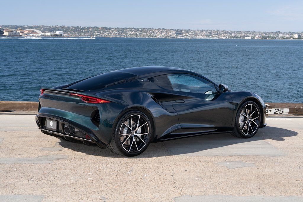 2026 Lotus Emira - Photo 4