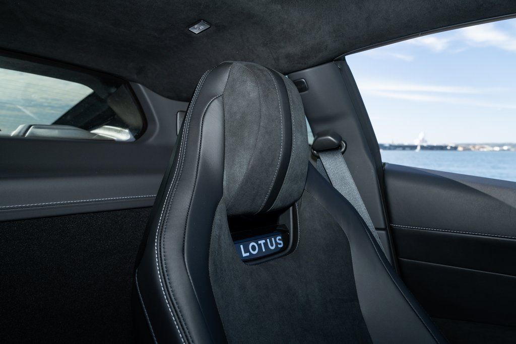 2026 Lotus Emira - Photo 23