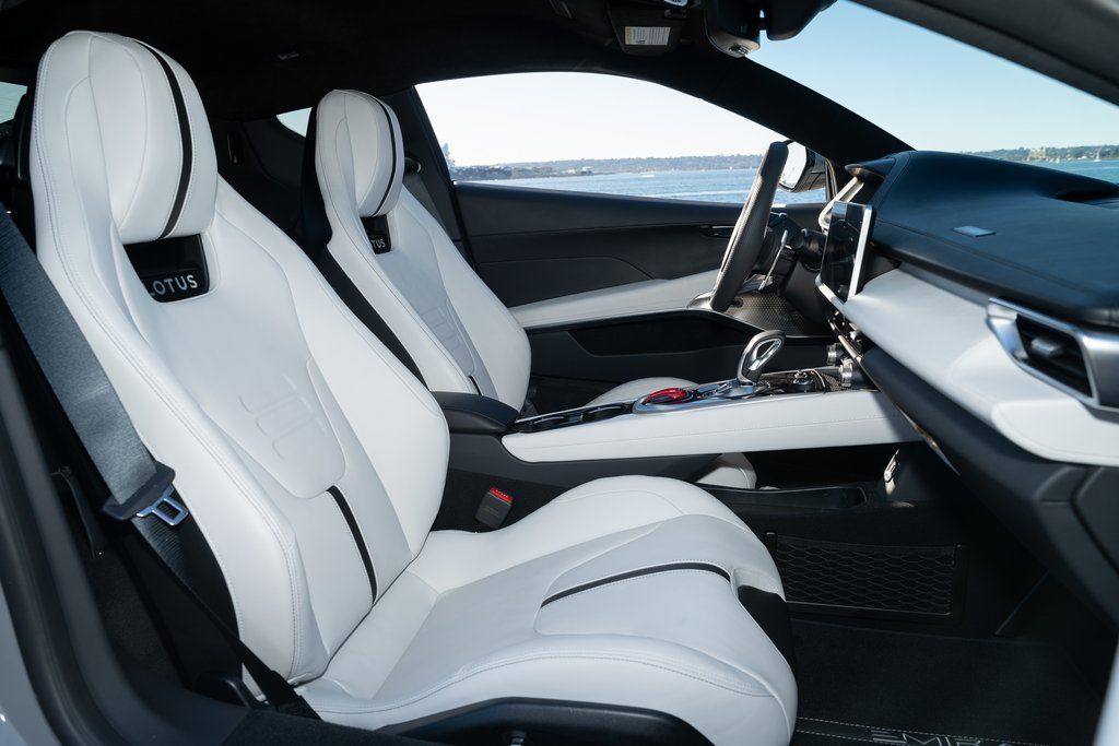 2026 Lotus Emira Turbo SE - Photo 22