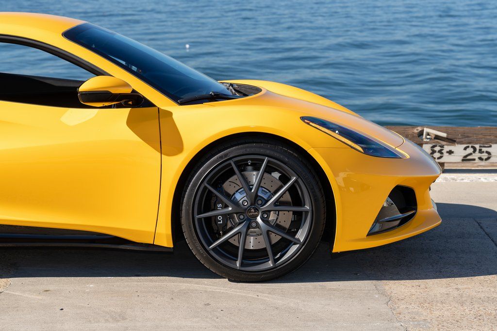 2026 Lotus Emira Turbo SE - Photo 24