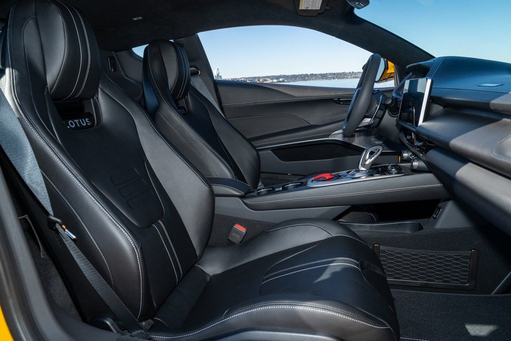 2026 Lotus Emira Turbo SE - Photo 22