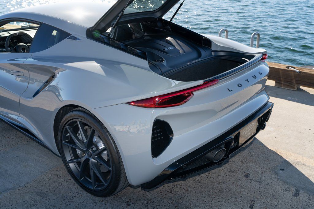 2026 Lotus Emira Turbo SE - Photo 12