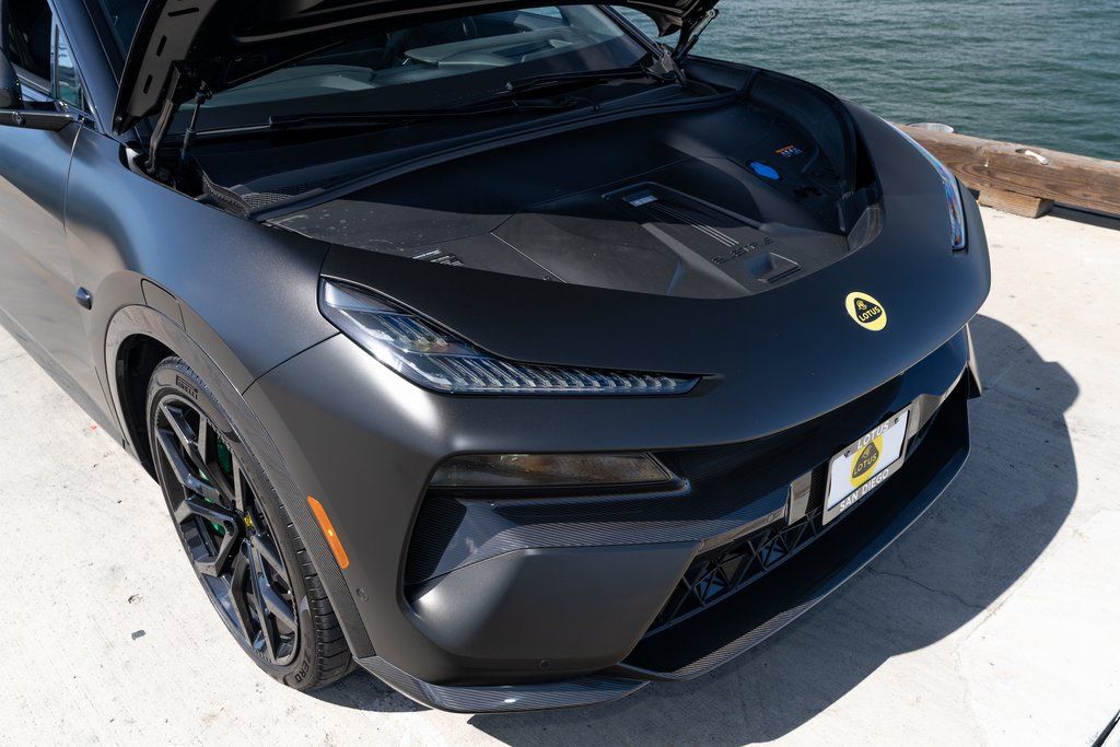 2025 Lotus Eletre Carbon - Photo 12