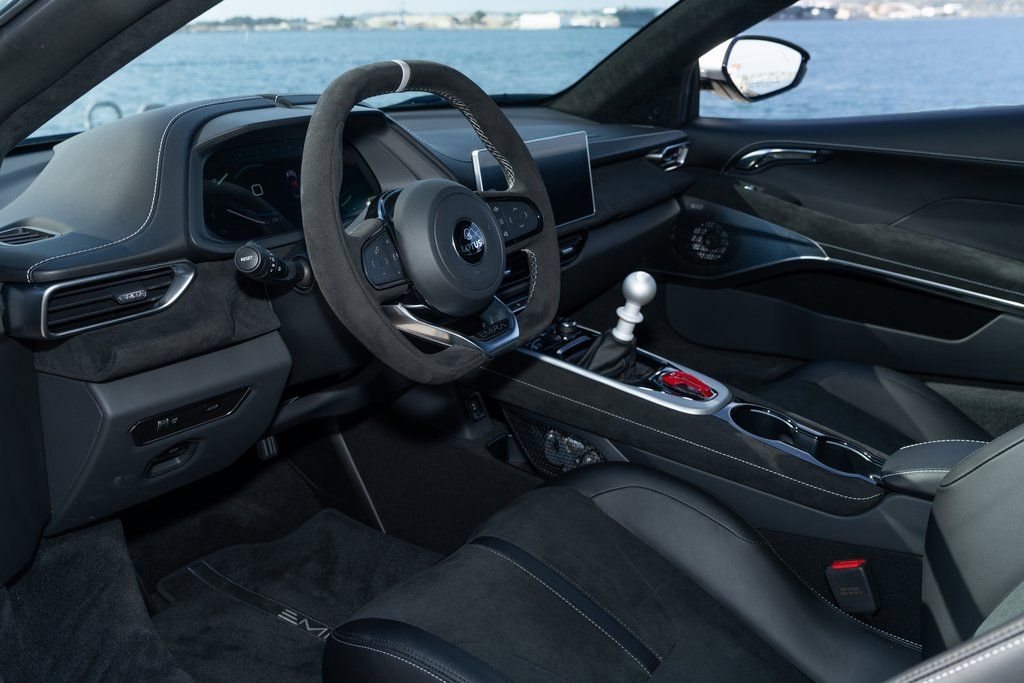 2026 Lotus Emira - Photo 15