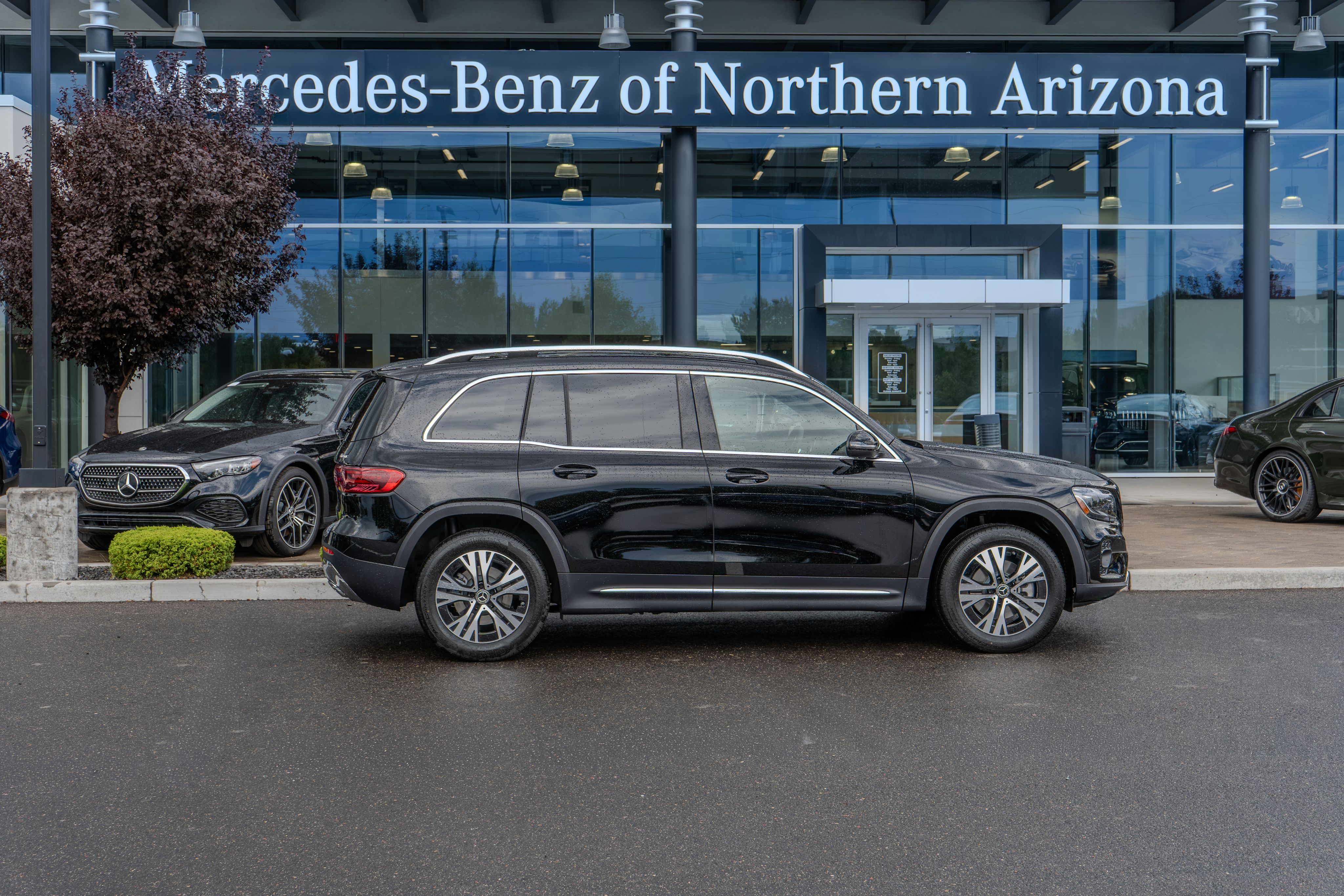 Night Black 2026 Mercedes-Benz GLB 250 4MATIC SUV / Crossover All-Wheel Drive 8-Speed Dual Clutch