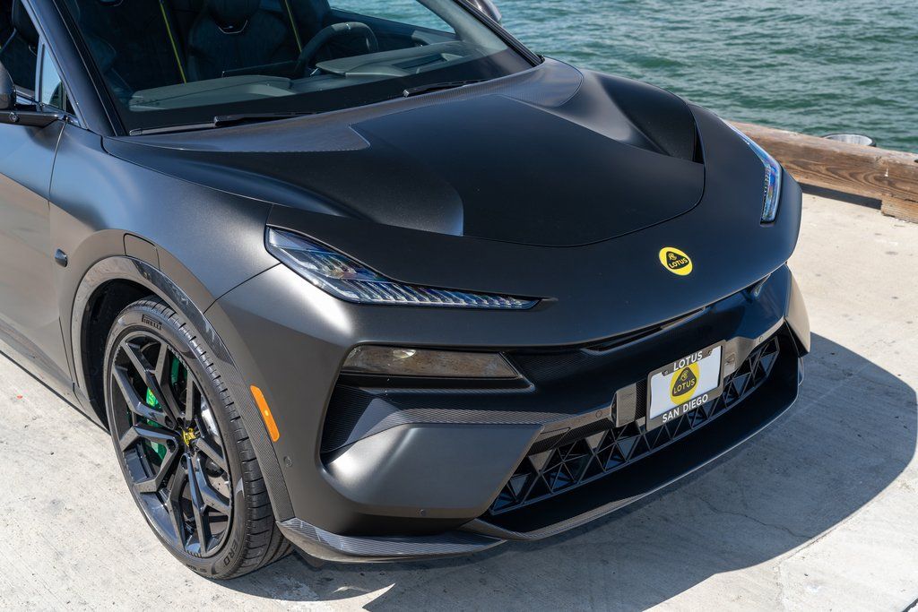 2025 Lotus Eletre Carbon - Photo 10