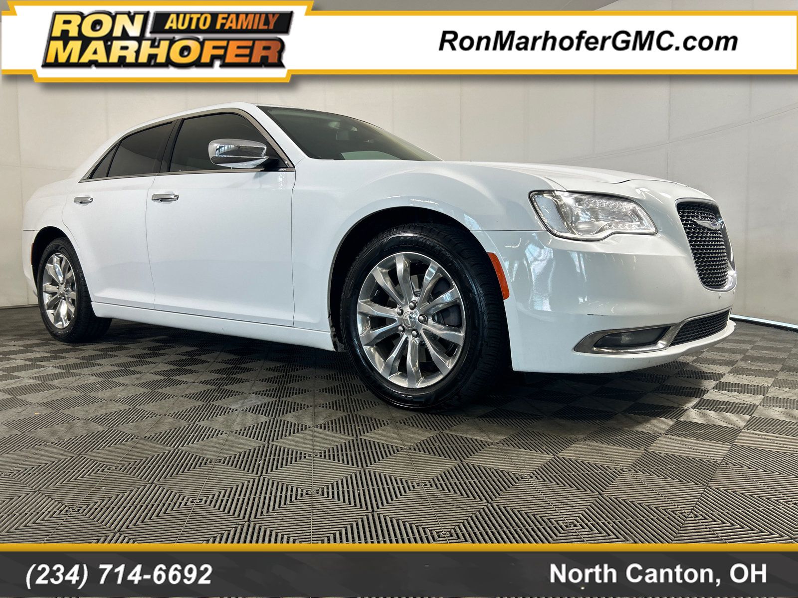 Bright White Clearcoat 2018 Chrysler 300 Sedan All-Wheel Drive 8-Speed Automatic