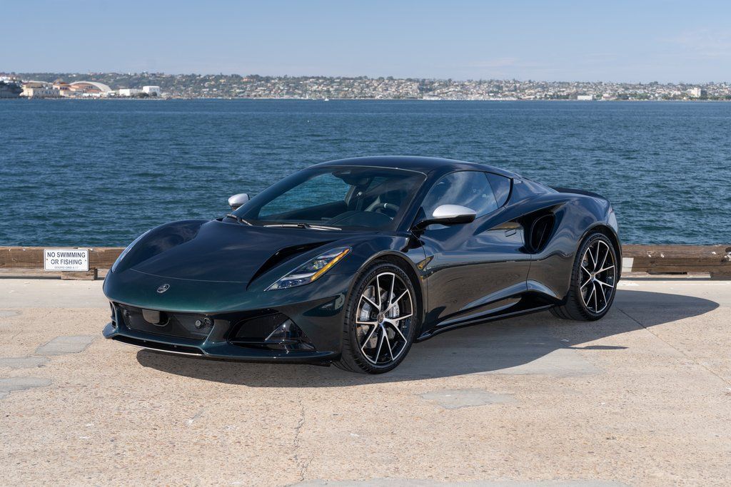 2026 Lotus Emira - Photo 3