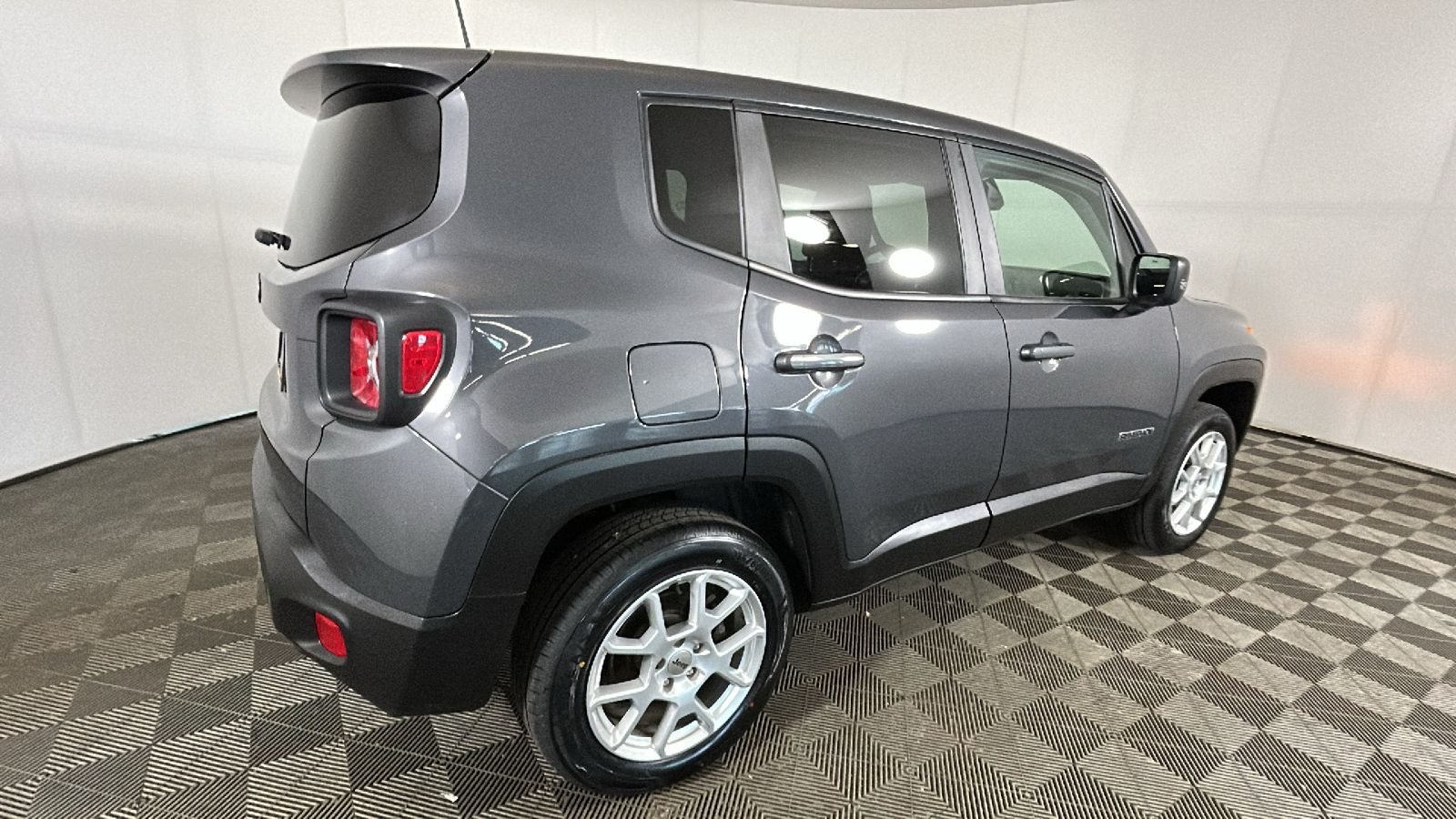 View vehicle photo 3