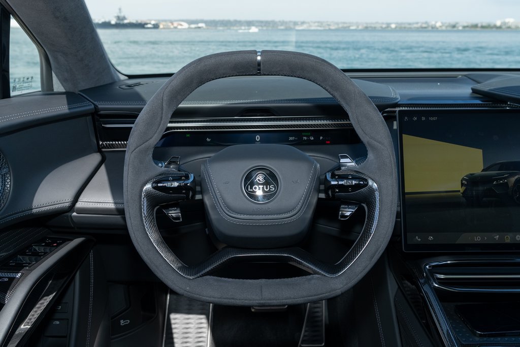 2025 Lotus Eletre Carbon - Photo 21