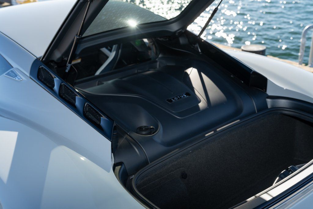 2026 Lotus Emira Turbo SE - Photo 13