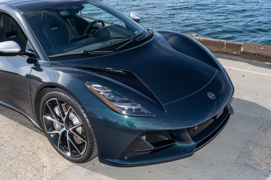 2026 Lotus Emira - Photo 10
