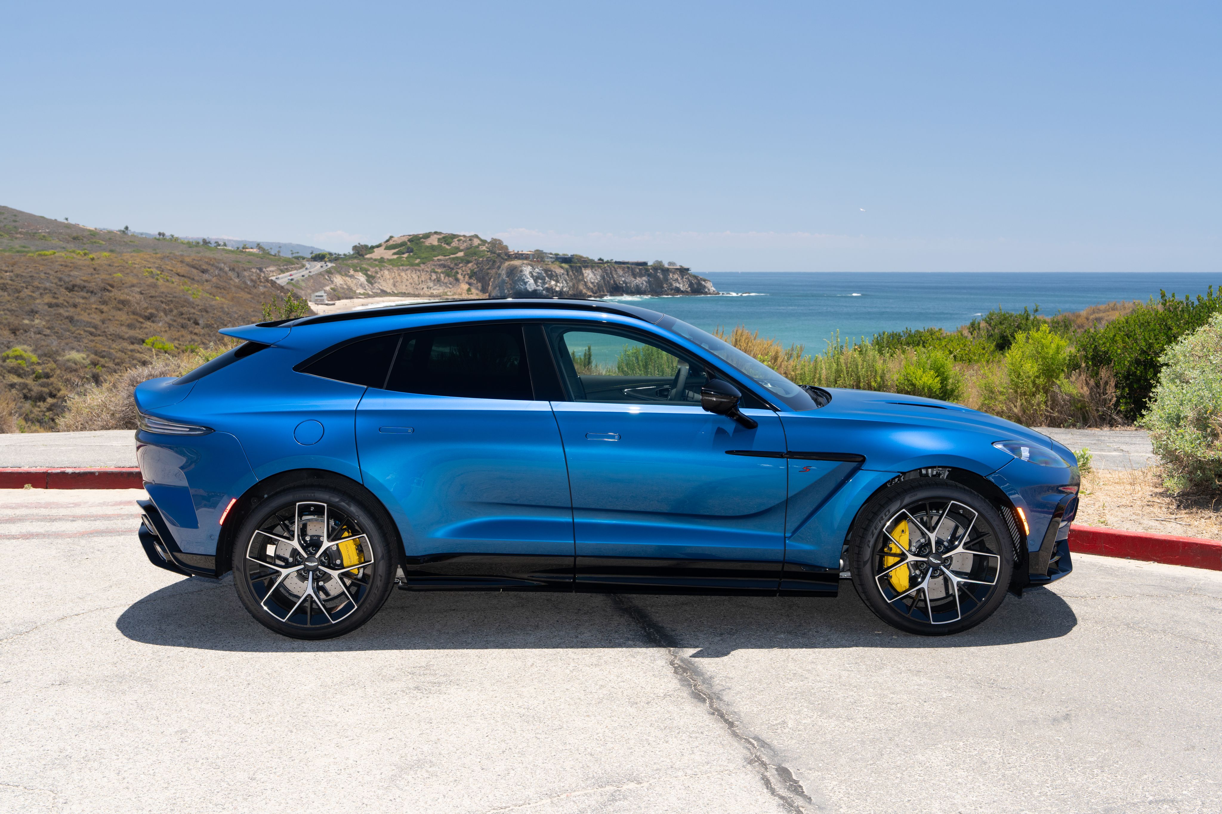 Aston Martin 2026 DBX S