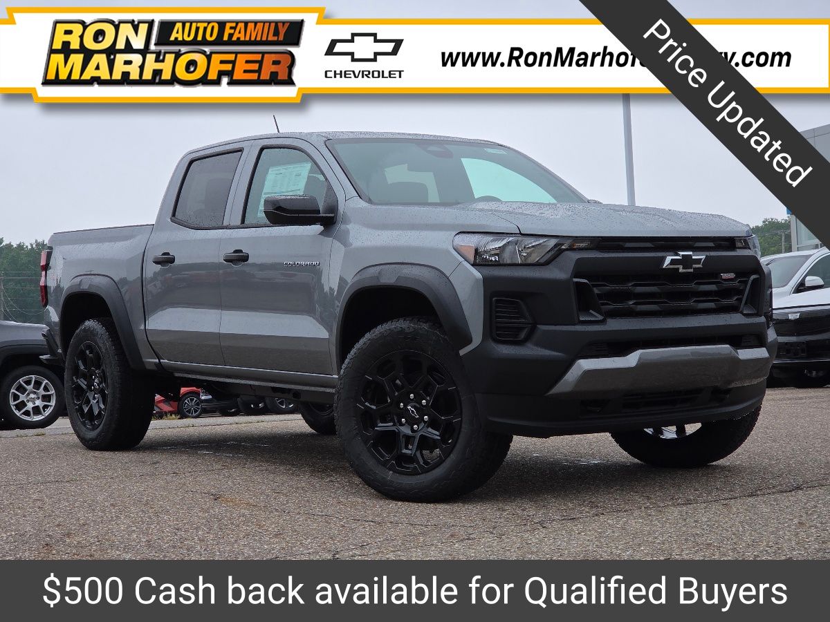 Sterling Gray Metallic 2026 Chevrolet Colorado Pickup Truck Four-Wheel Drive 8-Speed Automatic