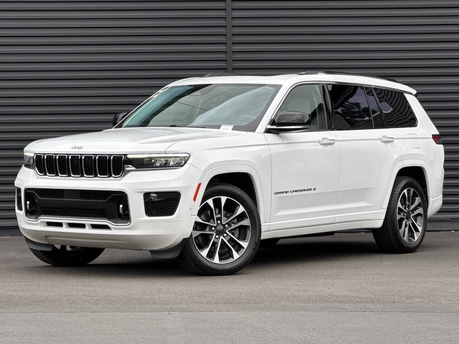 Bright White Clearcoat 2021 Jeep Grand Cherokee L SUV / Crossover Four-Wheel Drive 8-Speed Automatic