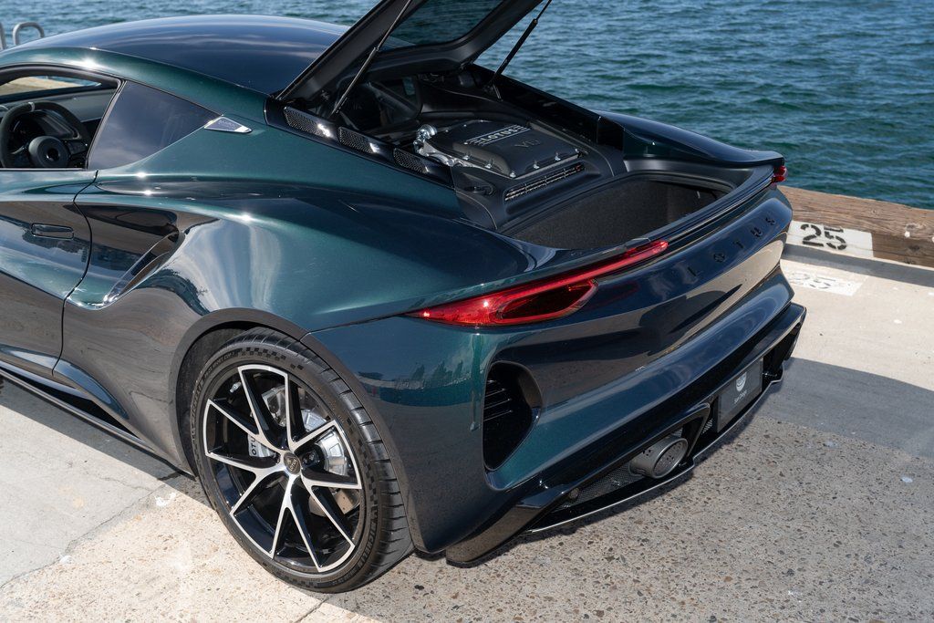 2026 Lotus Emira - Photo 12