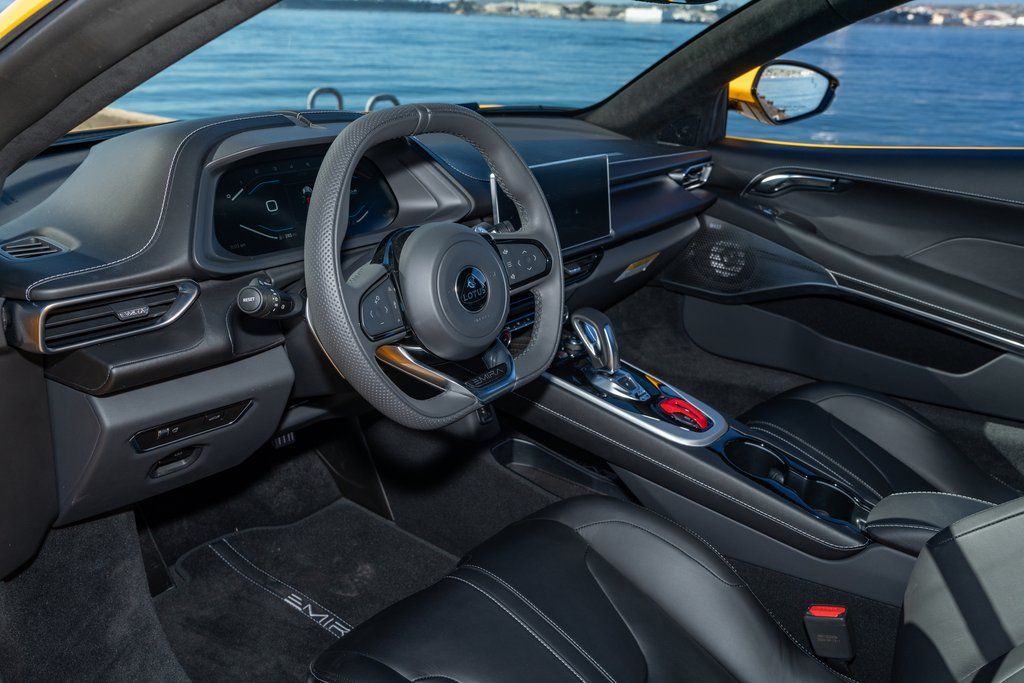 2026 Lotus Emira Turbo SE - Photo 15
